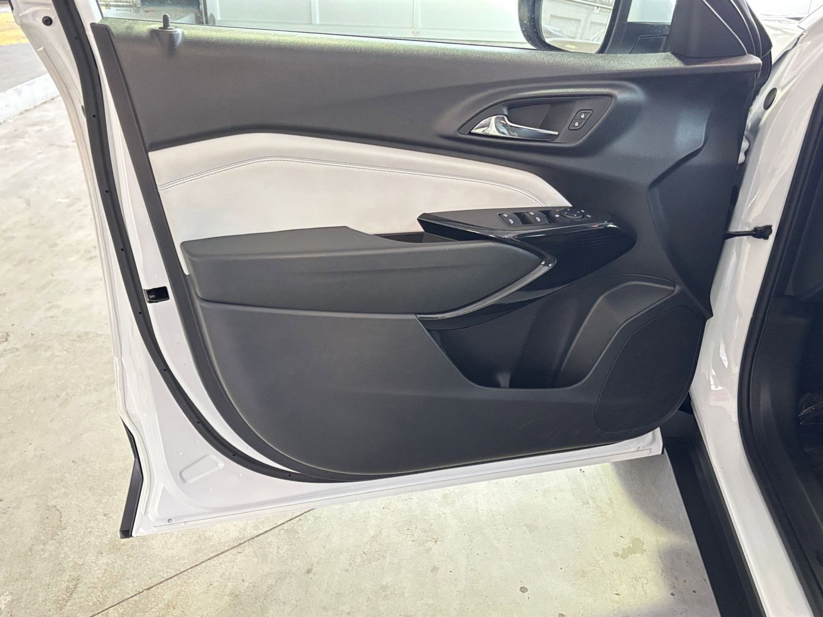 Thumbnail: 2025 Chevrolet Trax - 18