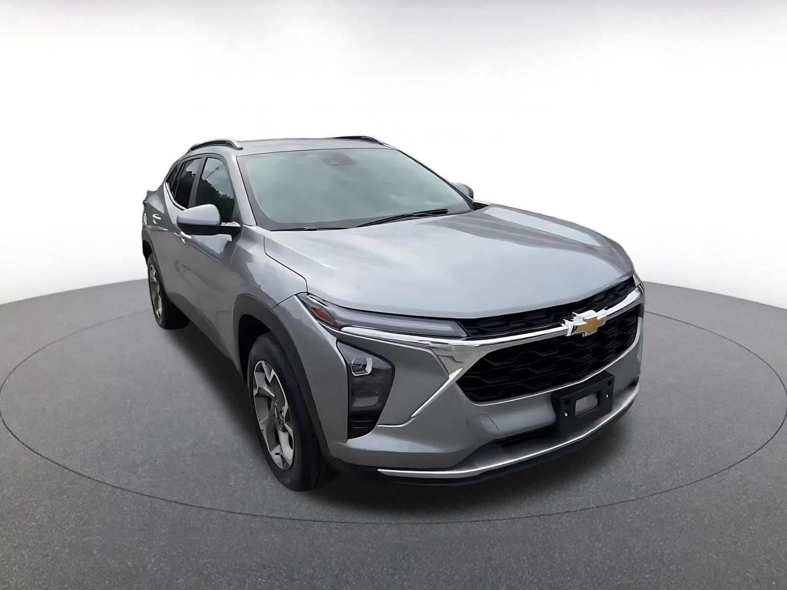 Thumbnail: 2025 Chevrolet Trax - 3