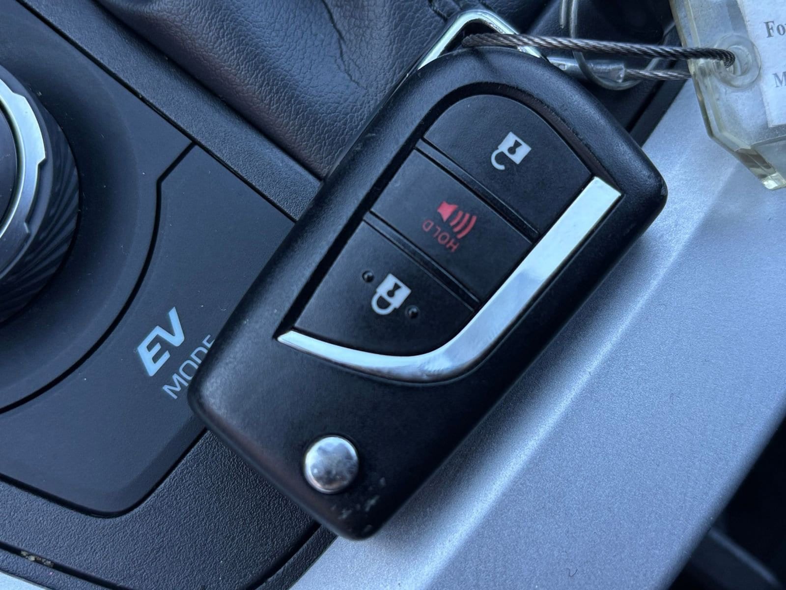 Thumbnail: 2025 Toyota RAV4 - 28