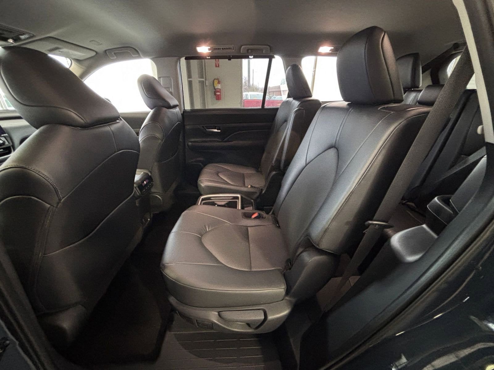 Thumbnail: 2025 Toyota Grand Highlander - 31