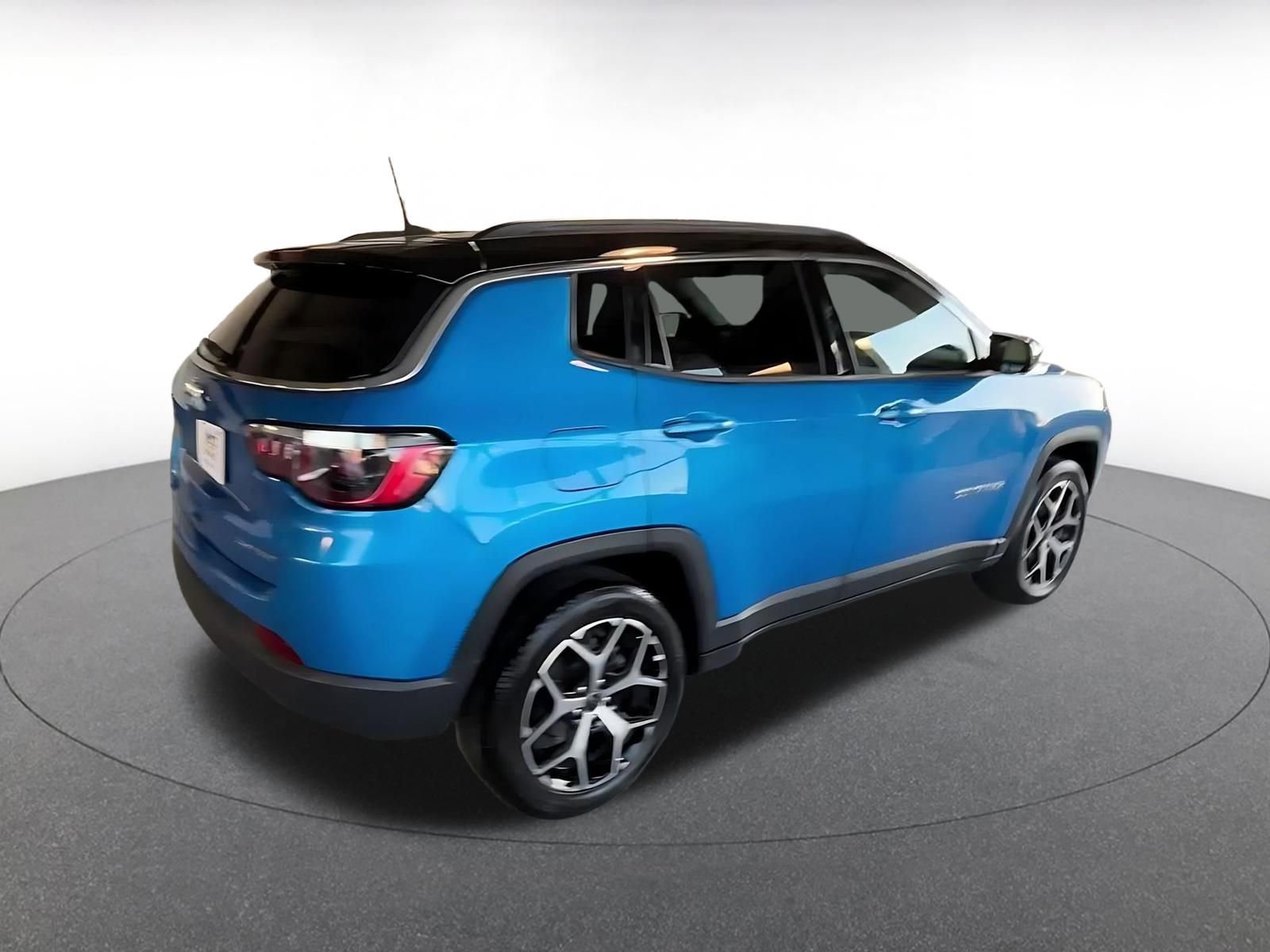 Thumbnail: 2025 Jeep Compass - 15