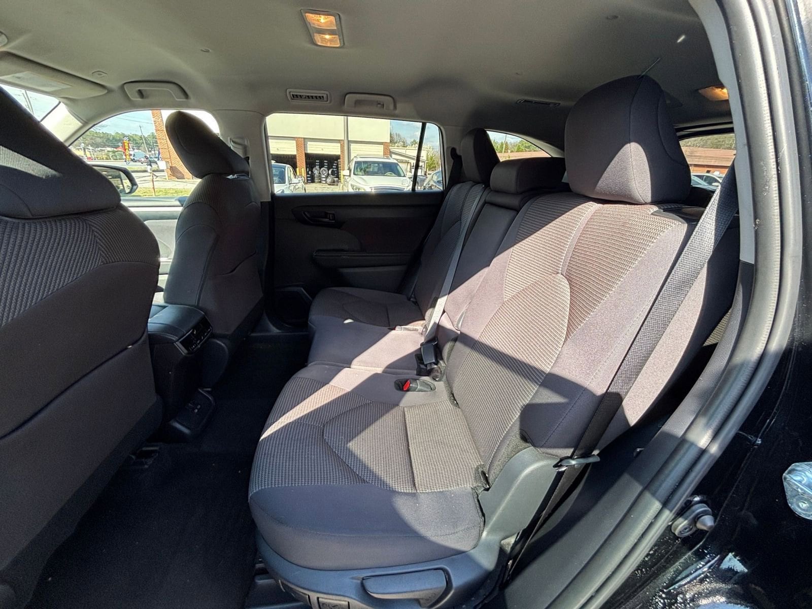 Thumbnail: 2025 Toyota Highlander - 27