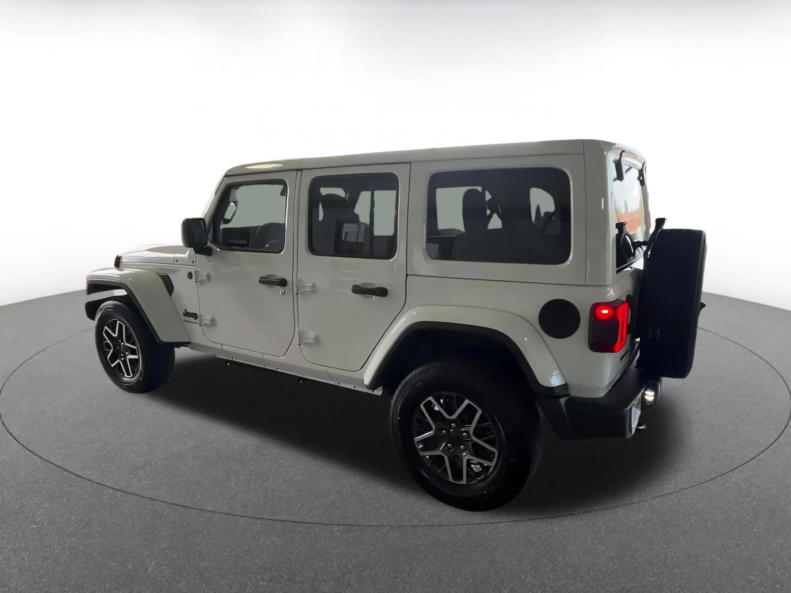 Thumbnail: 2025 Jeep Wrangler - 10