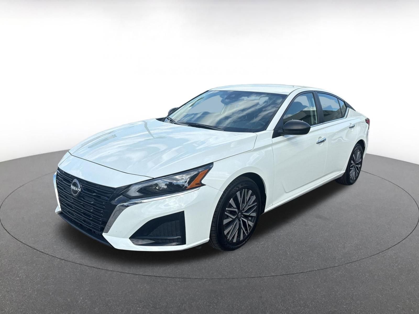 Thumbnail: 2025 Nissan Altima - 2