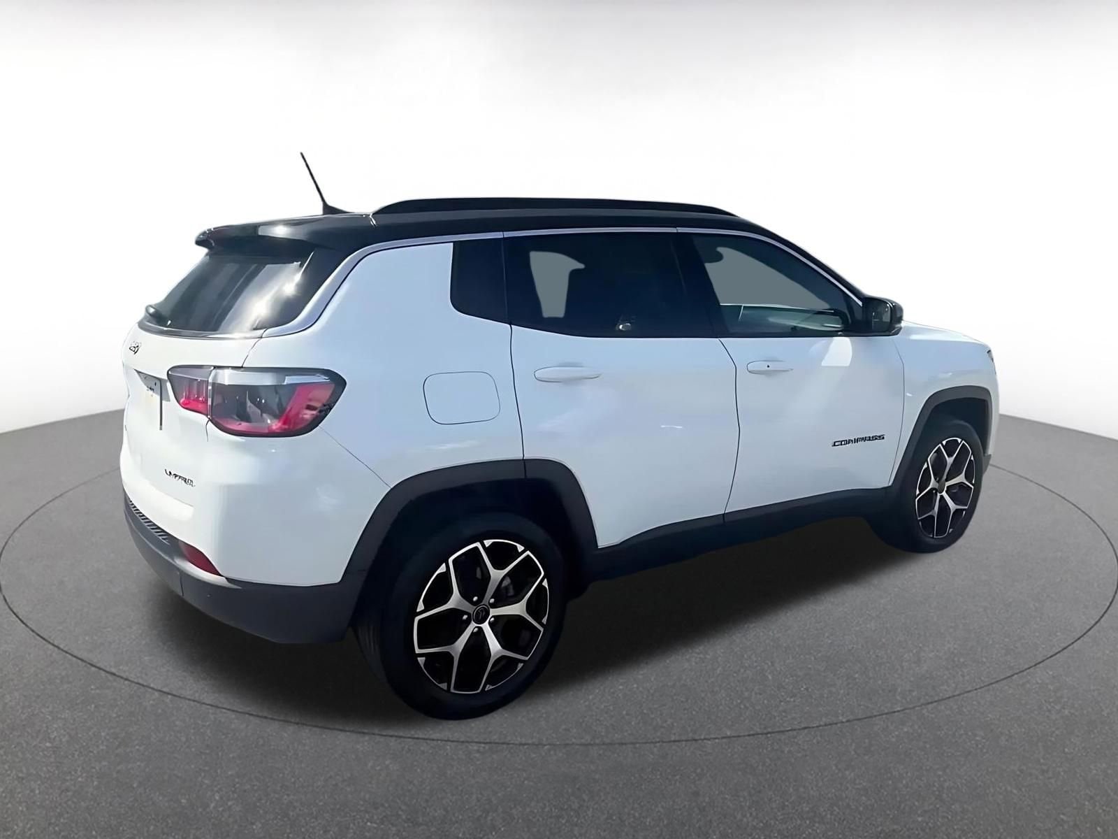 Thumbnail: 2025 Jeep Compass - 15