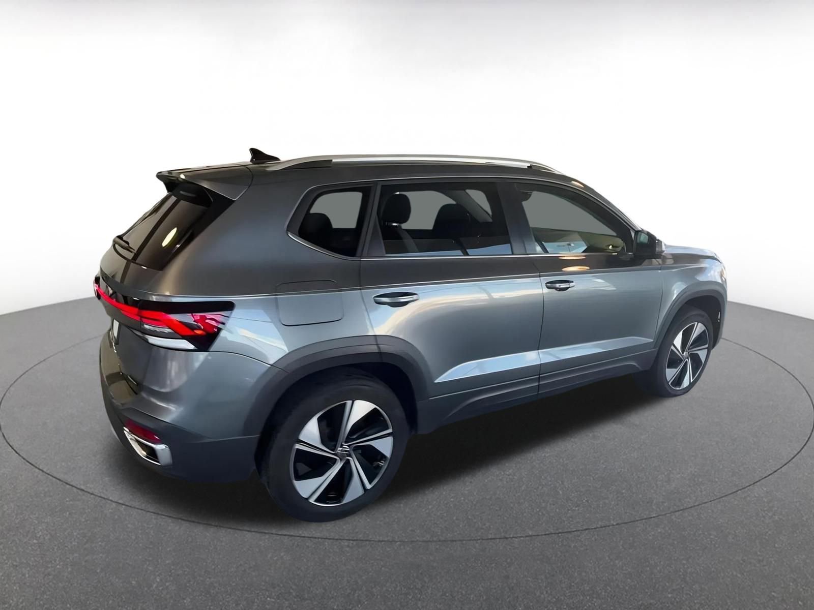 Thumbnail: 2025 Volkswagen Taos - 17