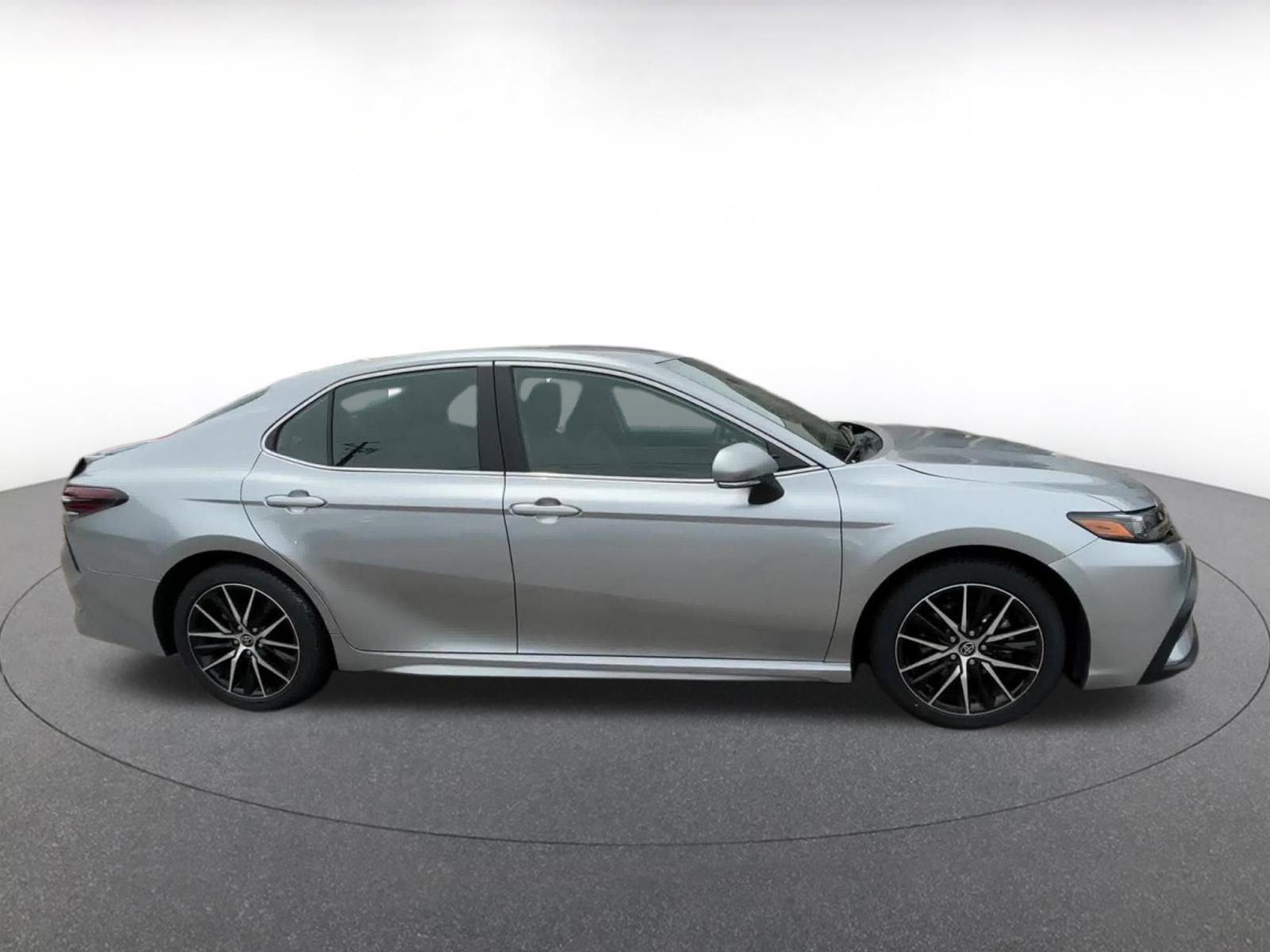 2024 Toyota Camry SE 16