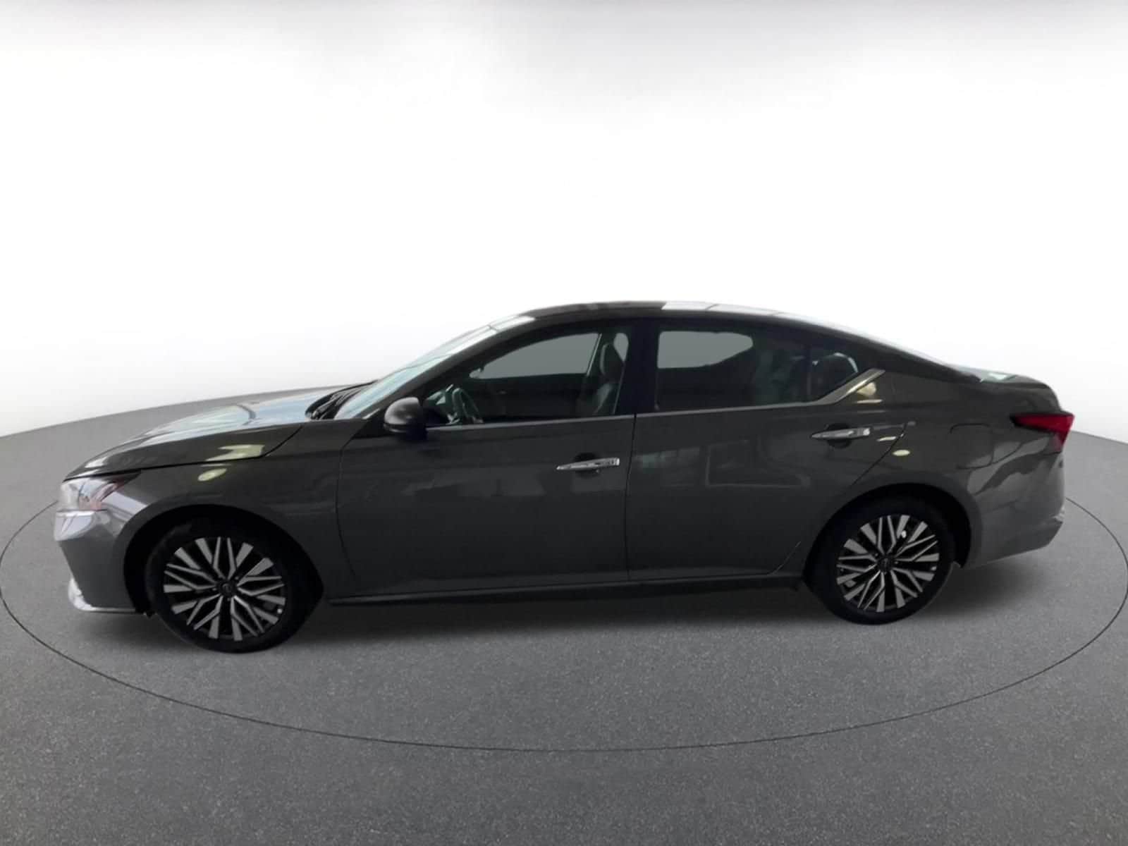 Thumbnail: 2025 Nissan Altima - 8