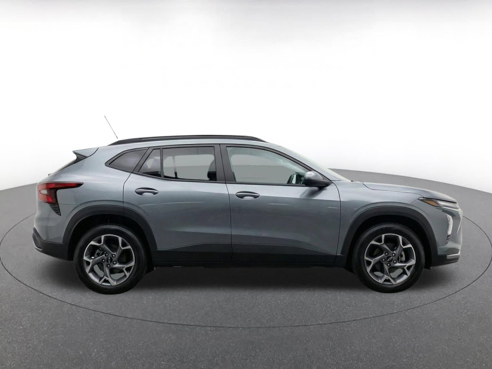 Thumbnail: 2025 Chevrolet Trax - 10