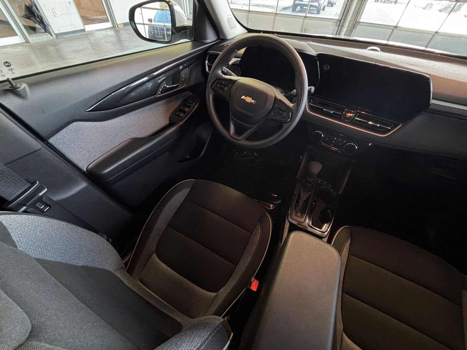 Thumbnail: 2025 Chevrolet TrailBlazer - 32