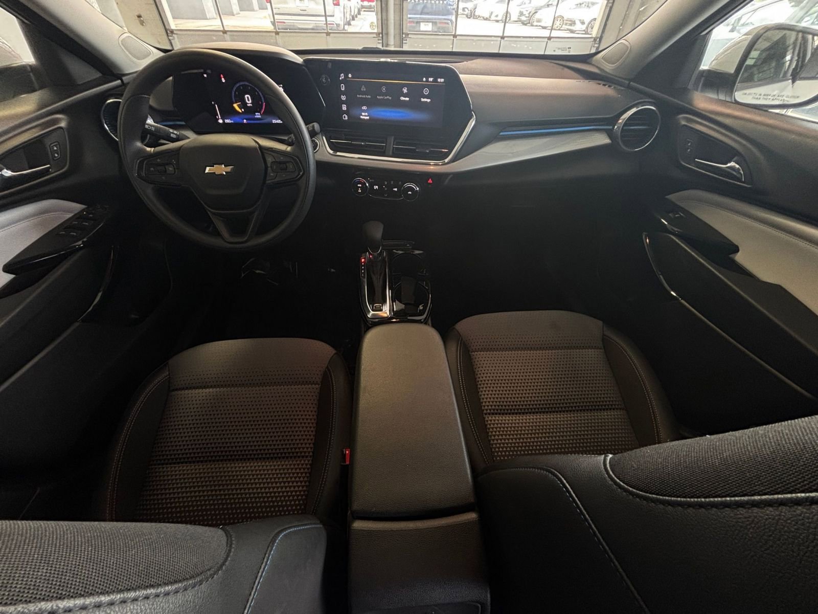 Thumbnail: 2025 Chevrolet Trax - 33