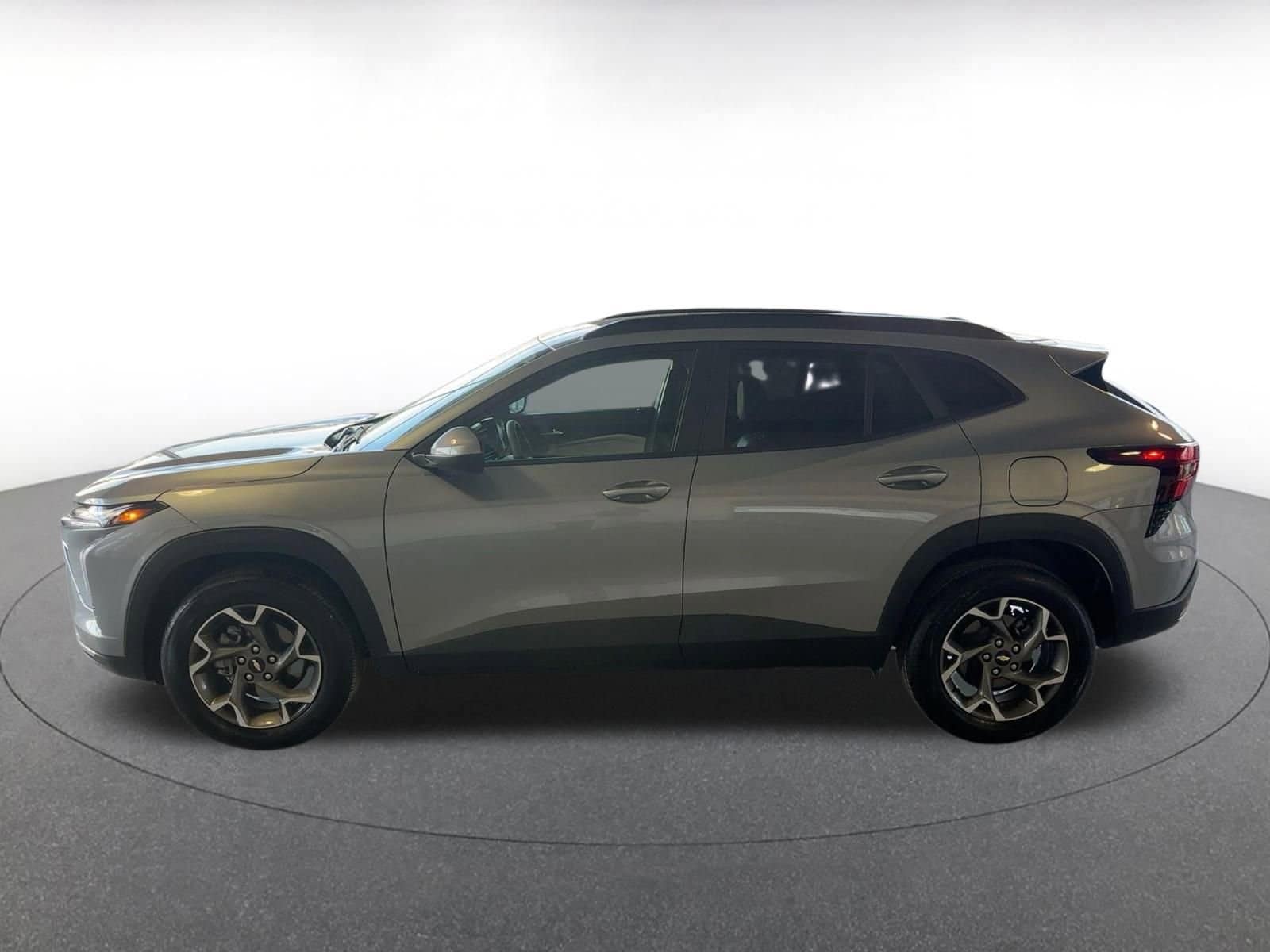Thumbnail: 2025 Chevrolet Trax - 8