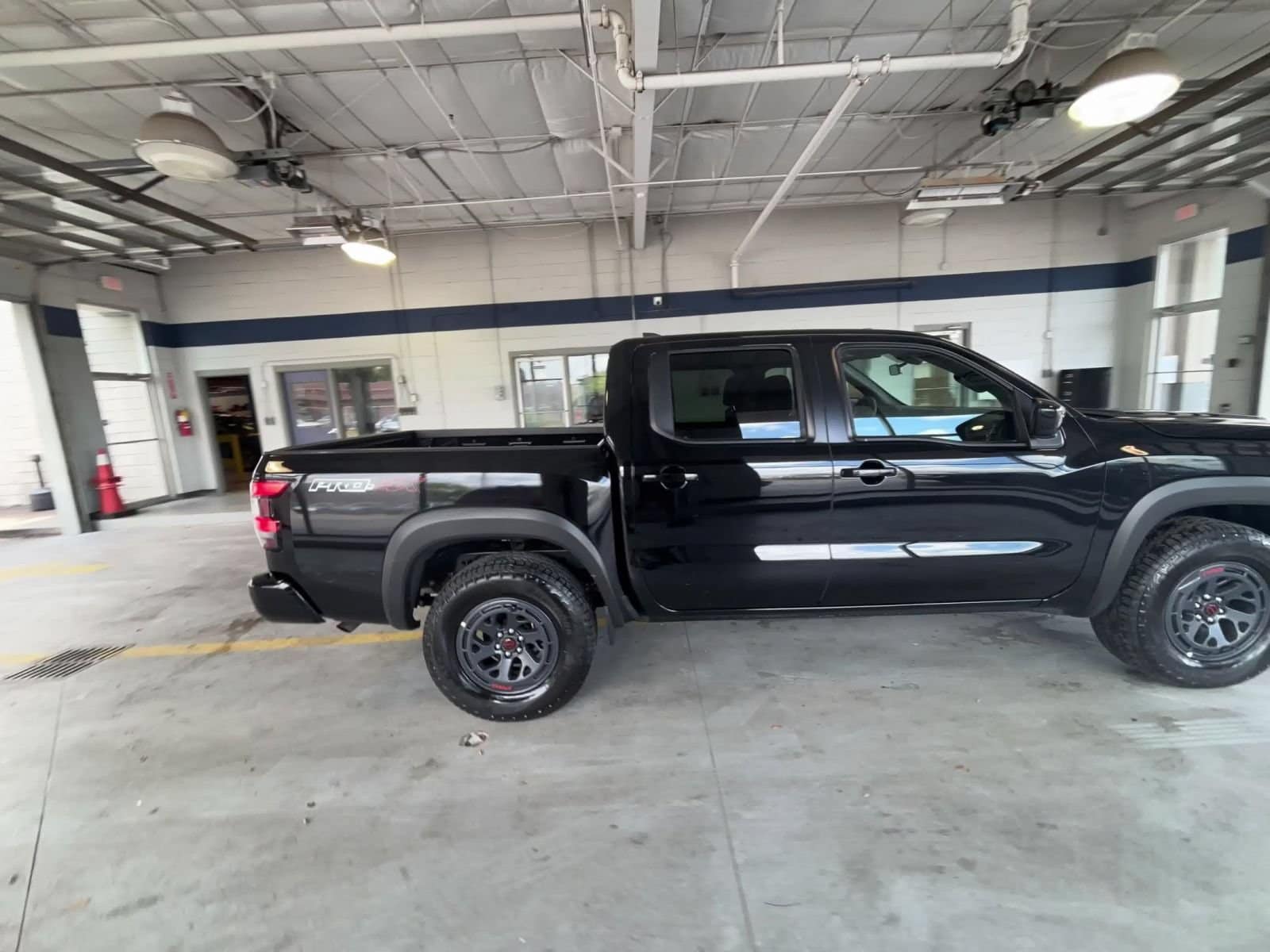 Thumbnail: 2026 Nissan Frontier - 15