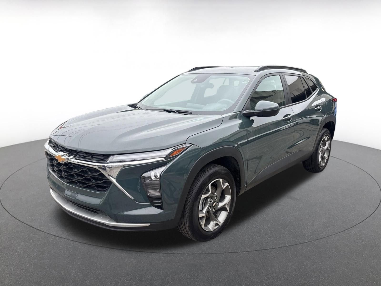 Thumbnail: 2025 Chevrolet Trax - 8