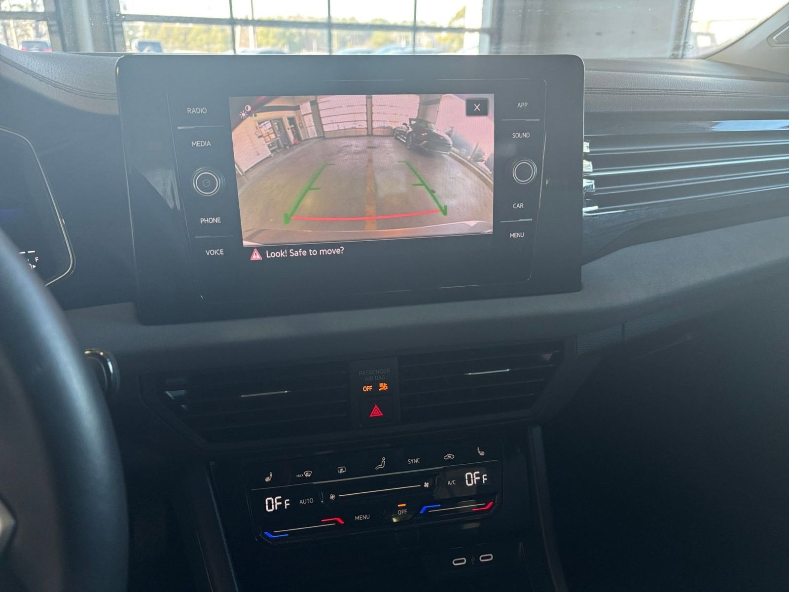 Thumbnail: 2025 Volkswagen Jetta - 23