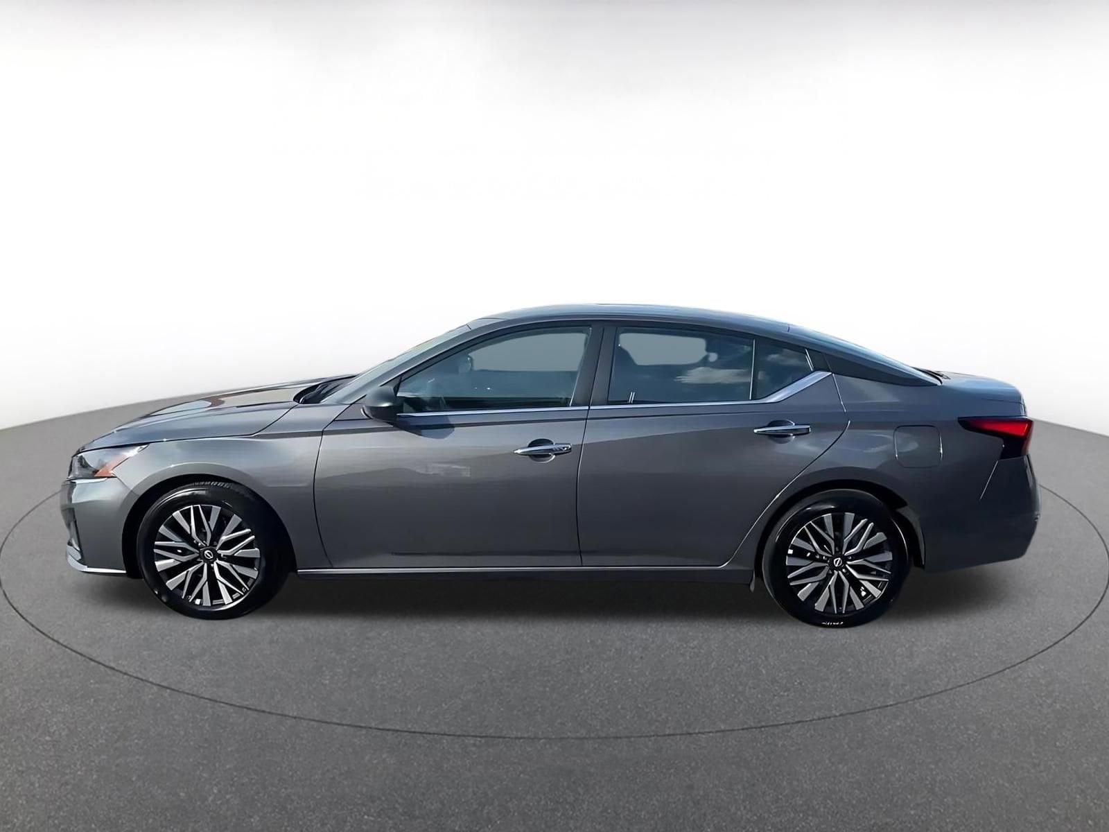 Thumbnail: 2025 Nissan Altima - 8