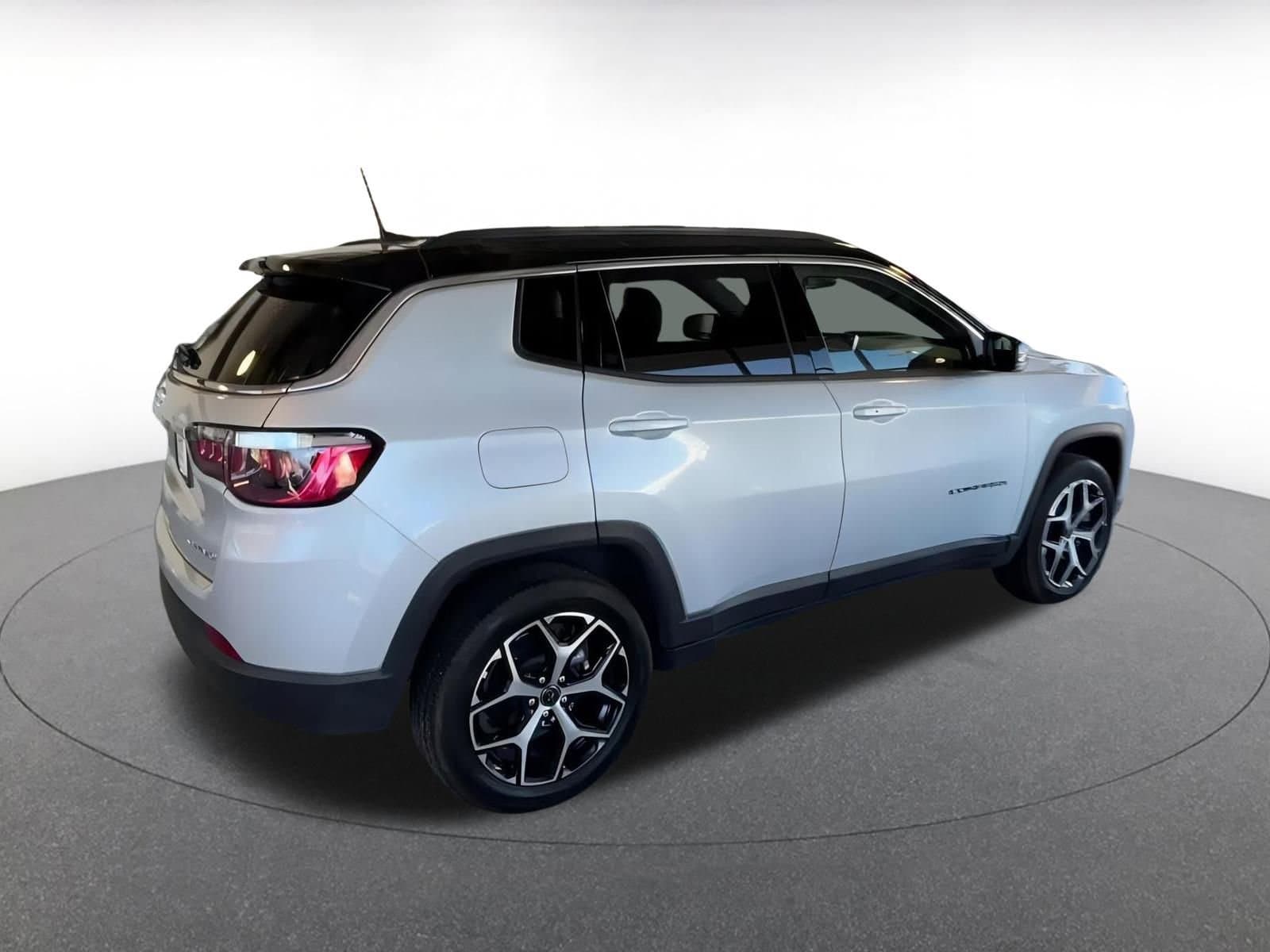 Thumbnail: 2025 Jeep Compass - 15