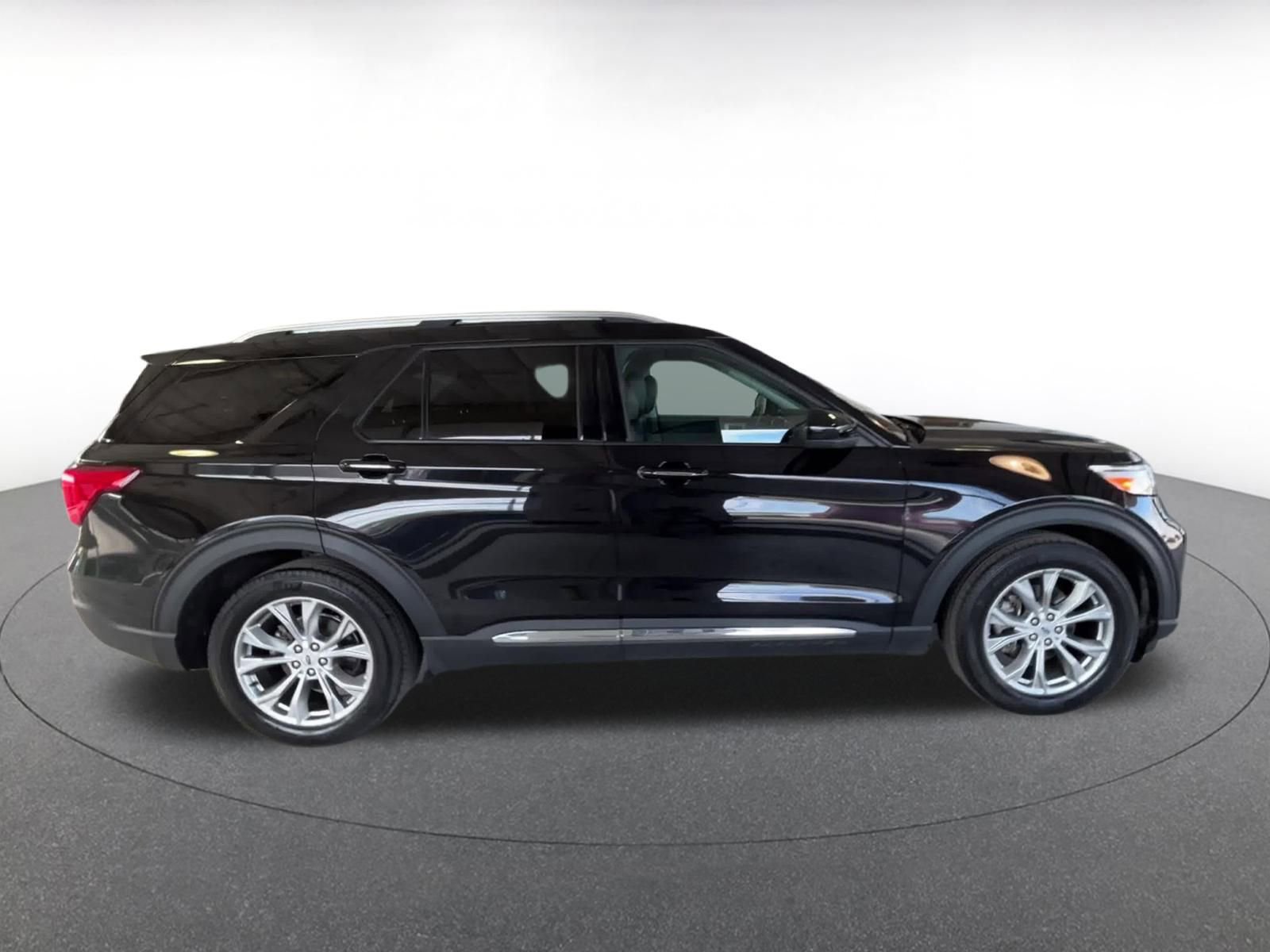 Thumbnail: 2024 Ford Explorer - 32