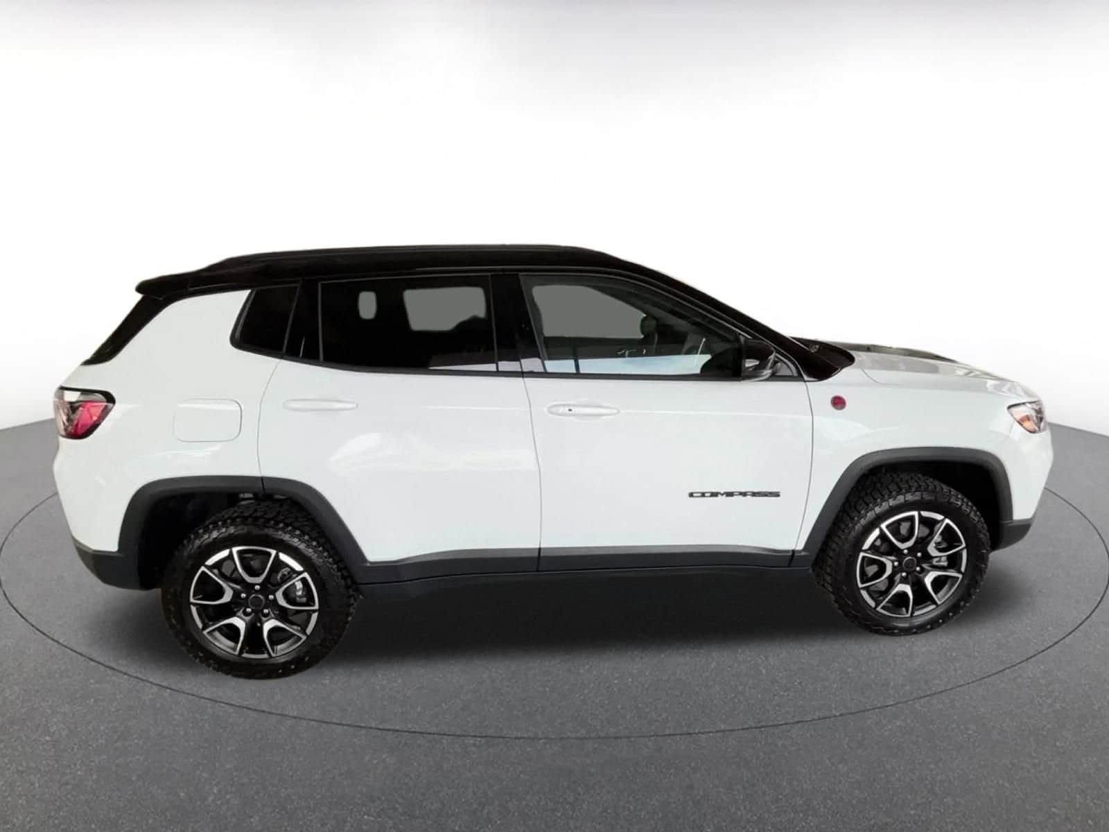 Thumbnail: 2025 Jeep Compass - 17