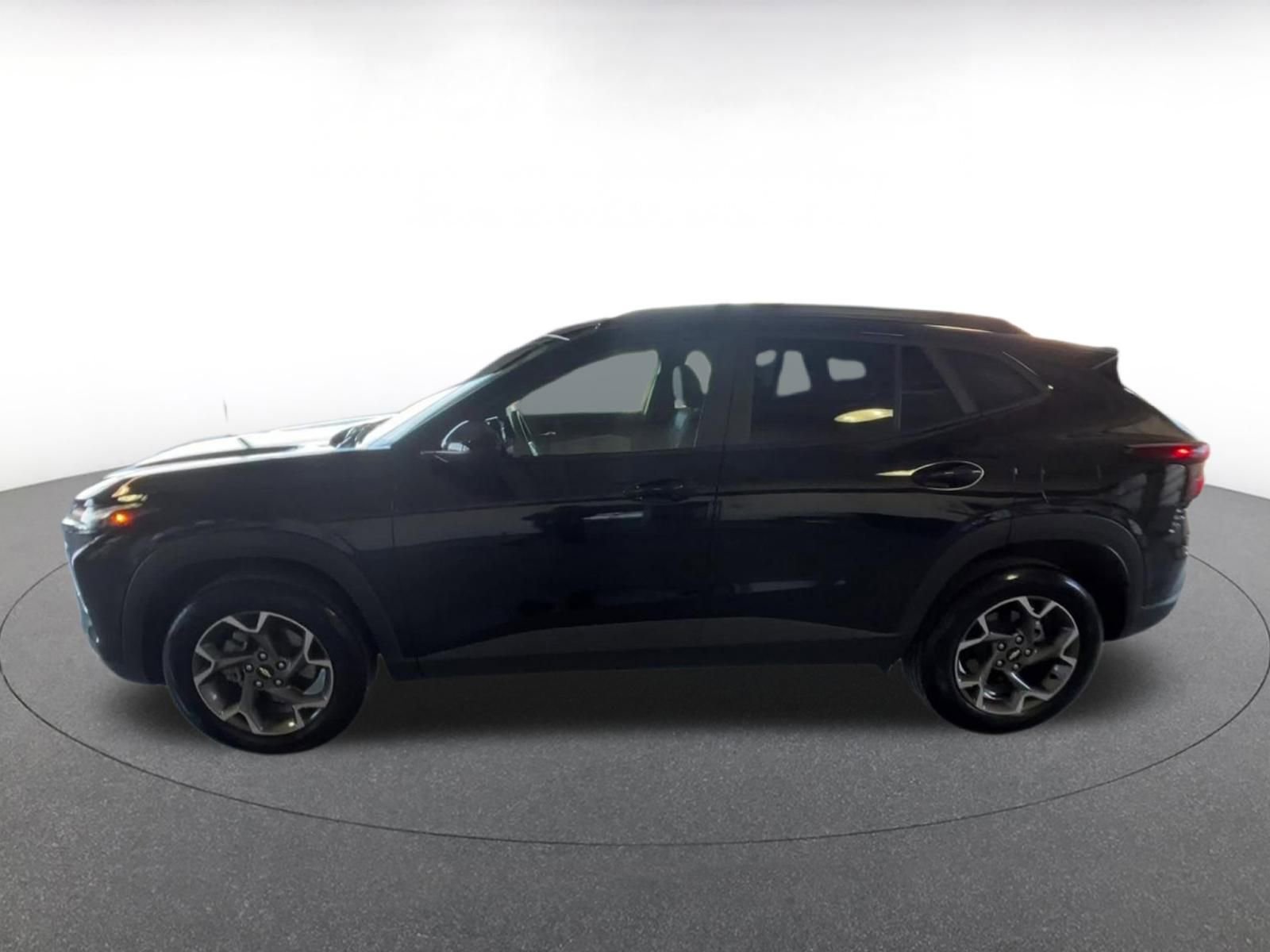 Thumbnail: 2025 Chevrolet Trax - 11