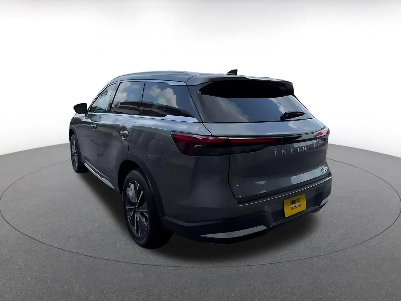 Thumbnail: 2026 INFINITI QX60 - 10