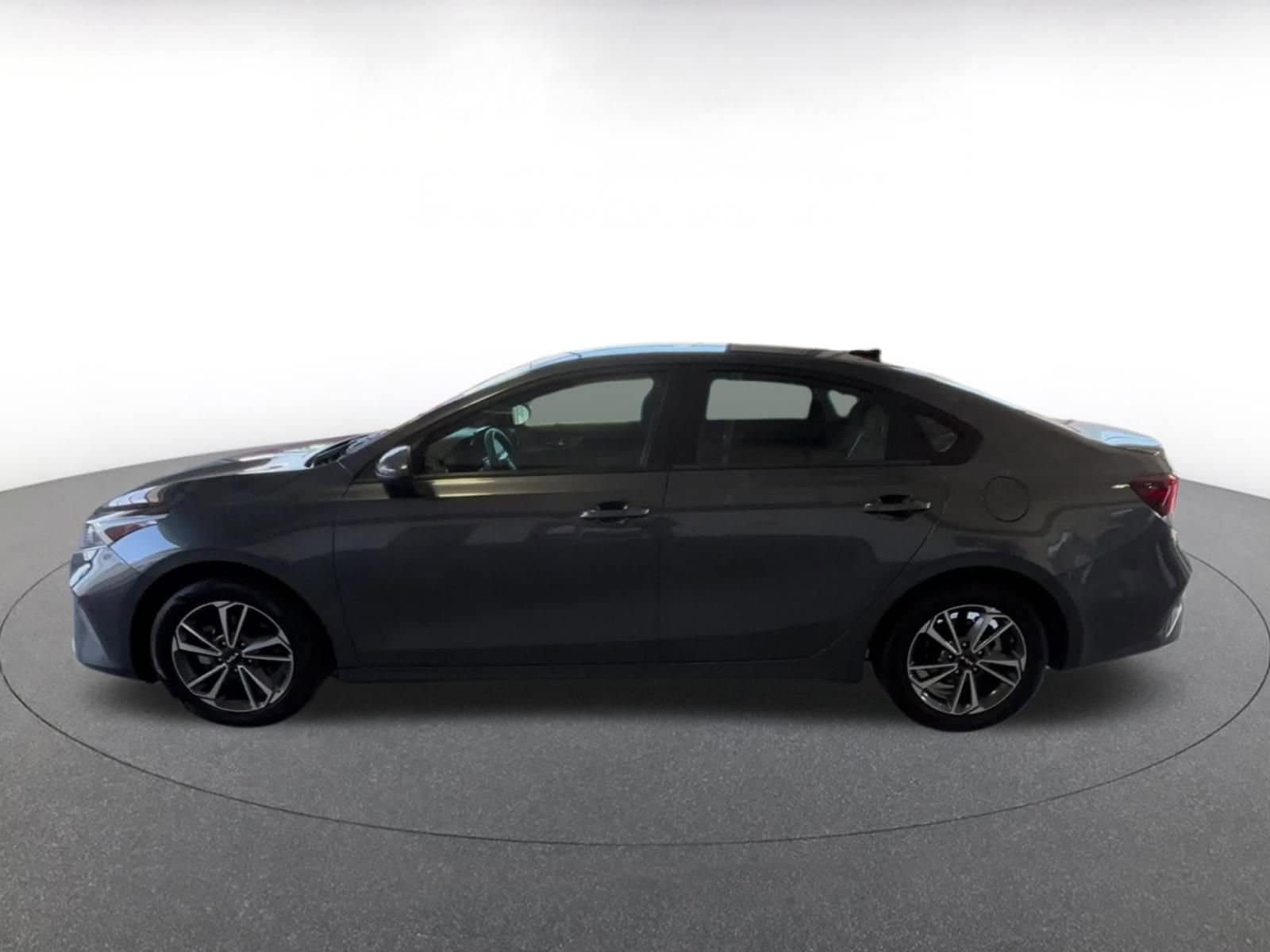 Thumbnail: 2024 Kia Forte - 7