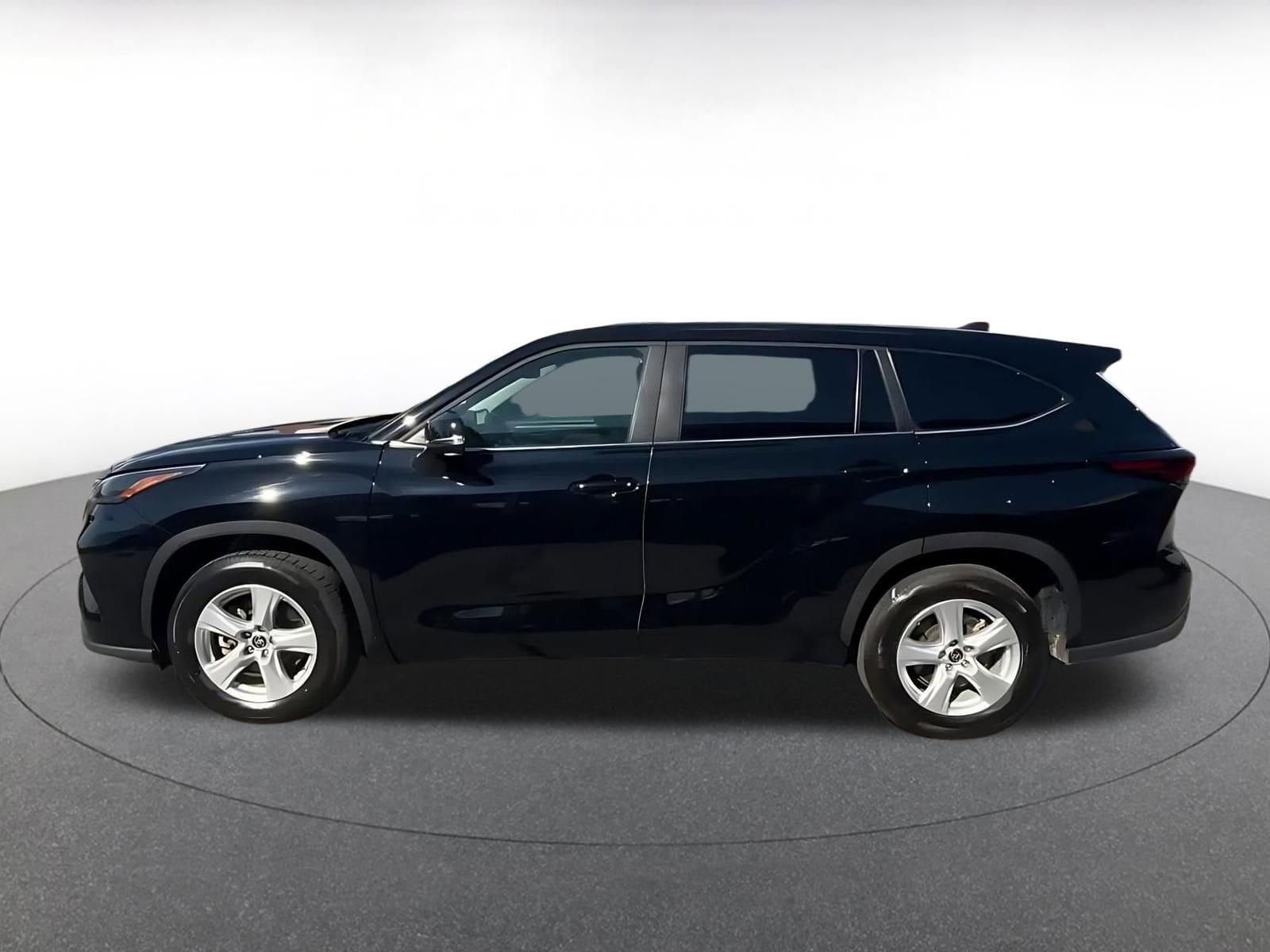 Thumbnail: 2025 Toyota Highlander - 8