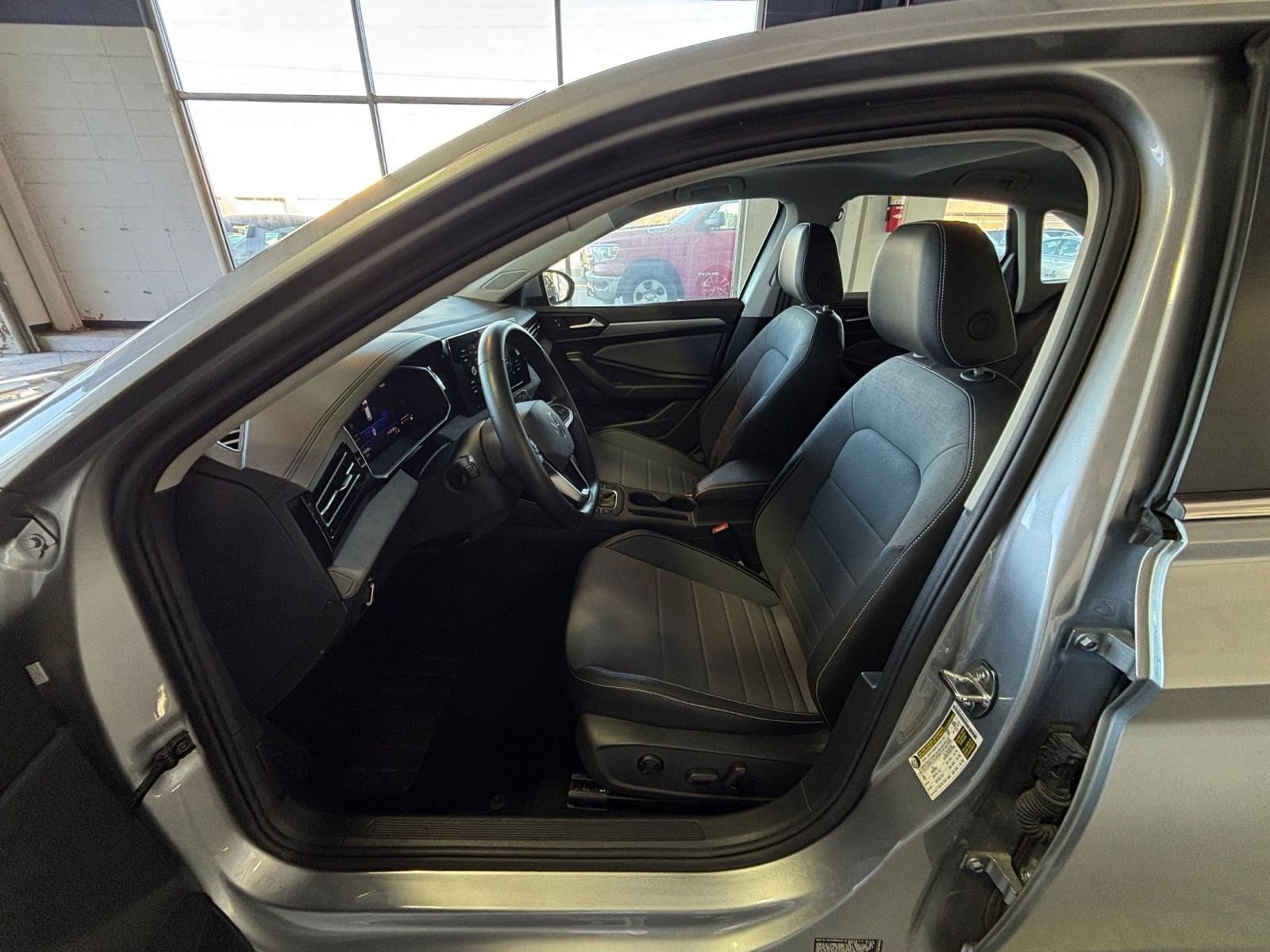 Thumbnail: 2025 Volkswagen Jetta - 27