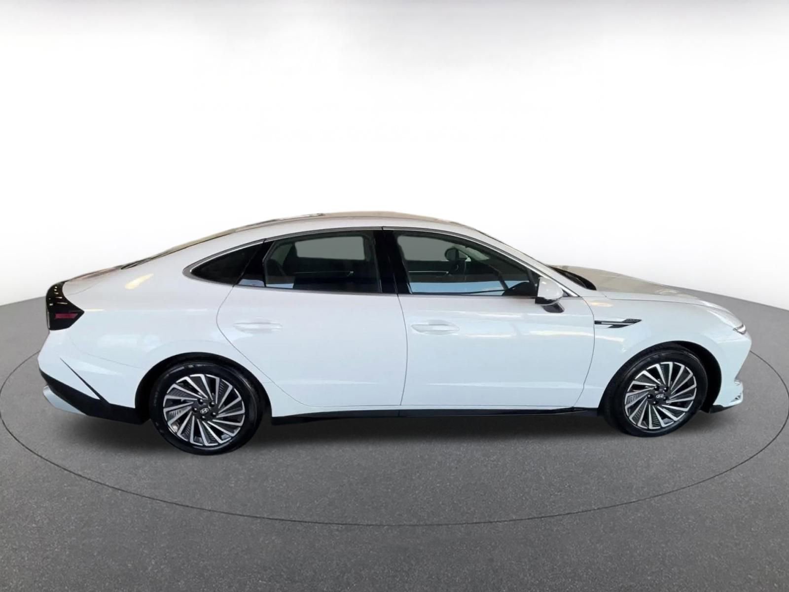 Thumbnail: 2025 Hyundai Sonata - 16