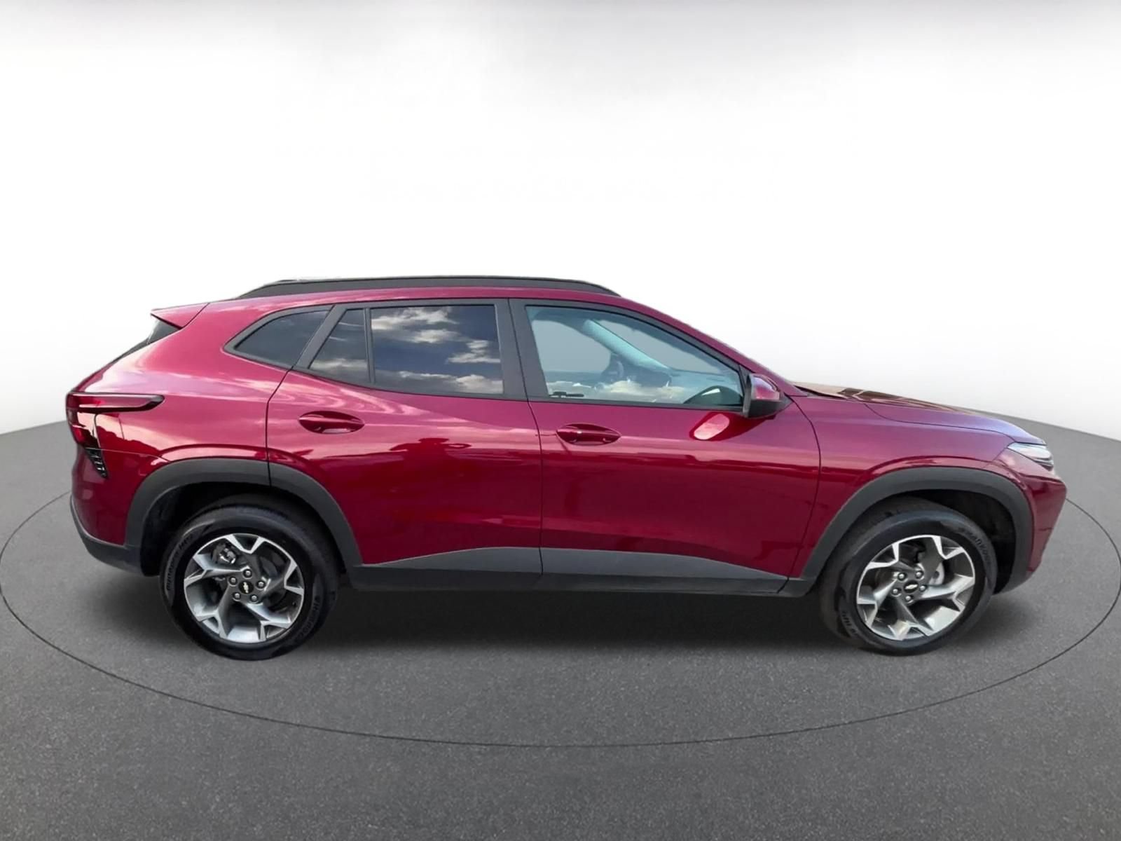 Thumbnail: 2025 Chevrolet Trax - 16