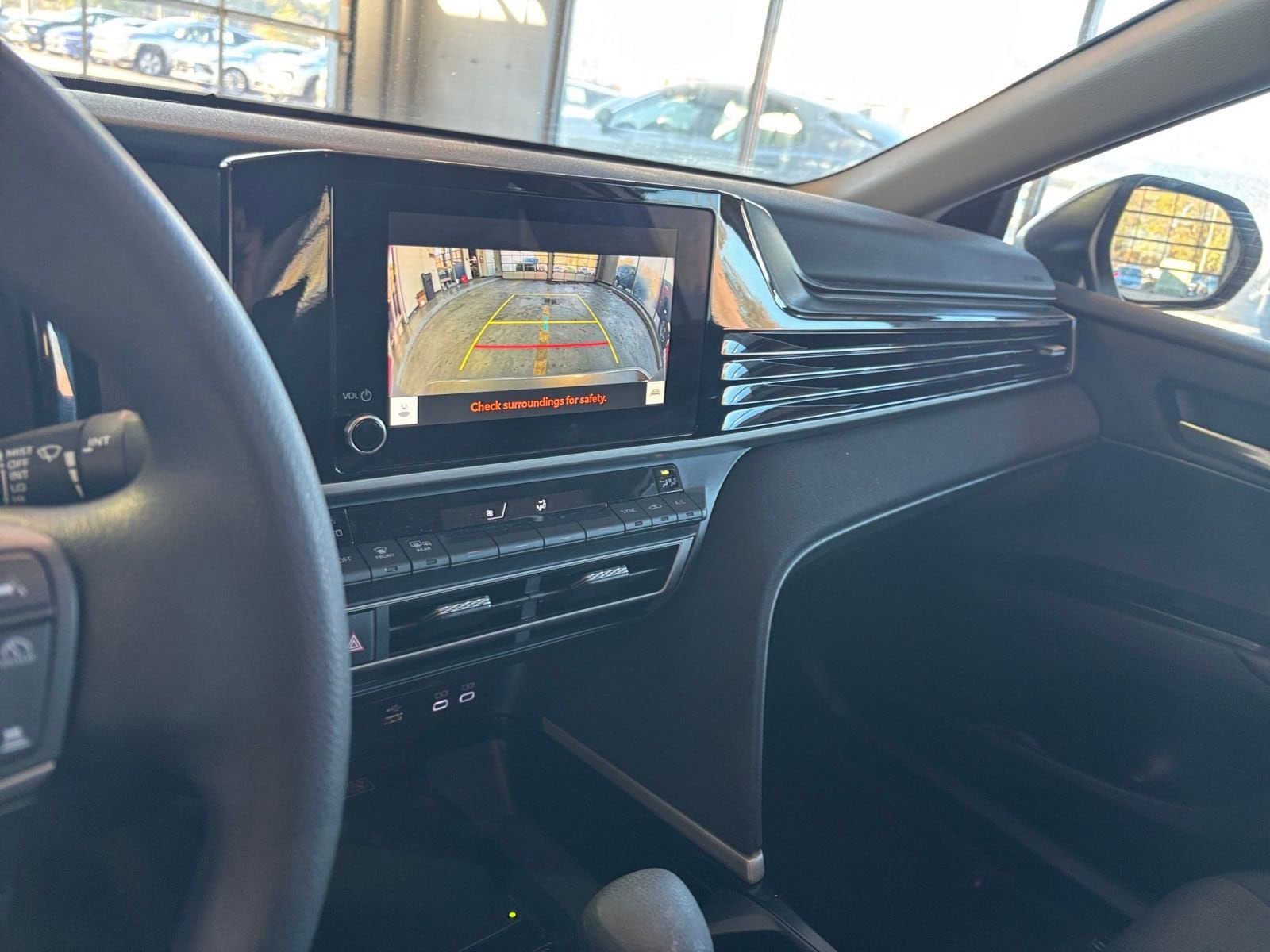 Thumbnail: 2025 Toyota Camry - 17