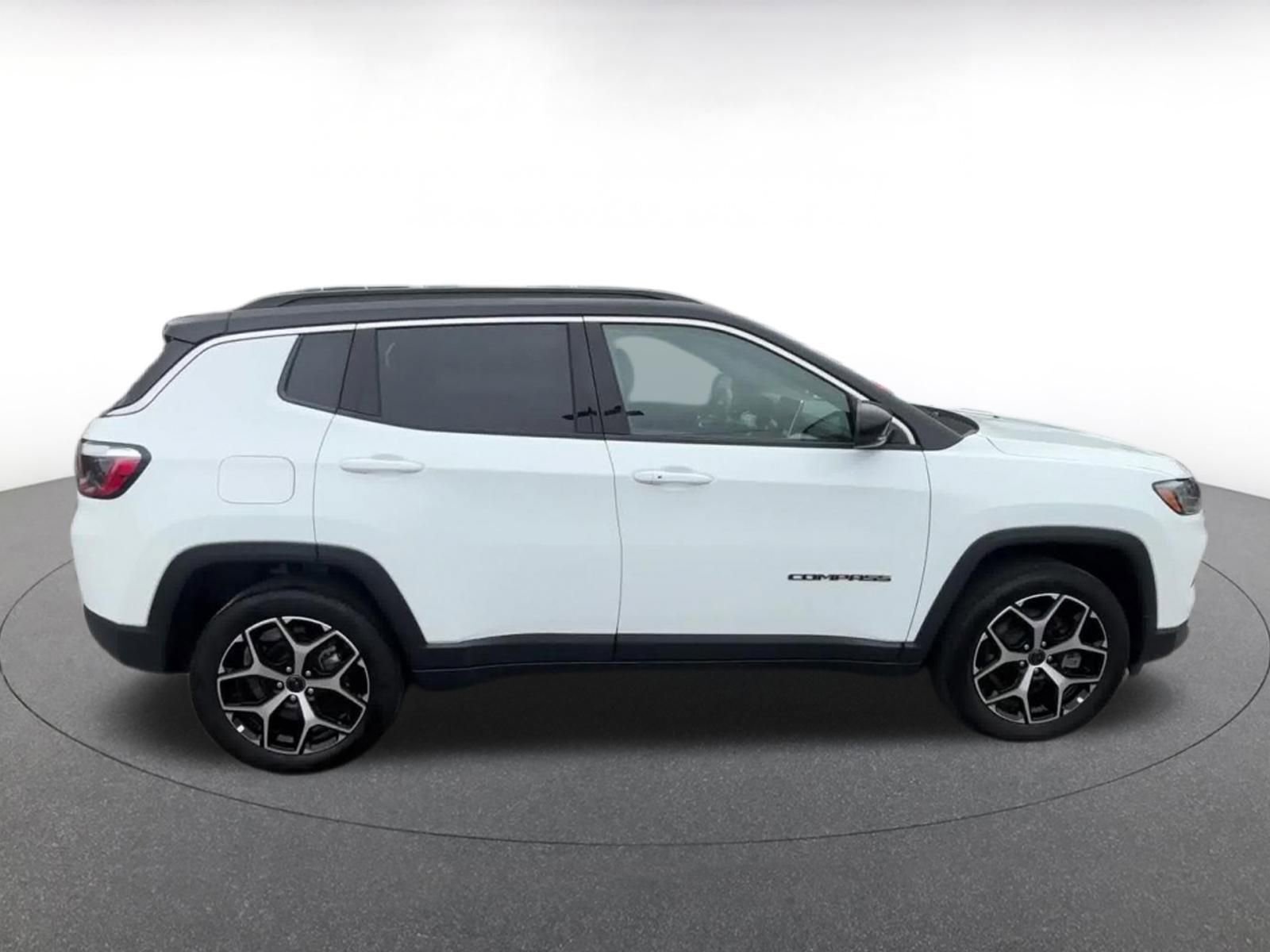 Thumbnail: 2025 Jeep Compass - 21