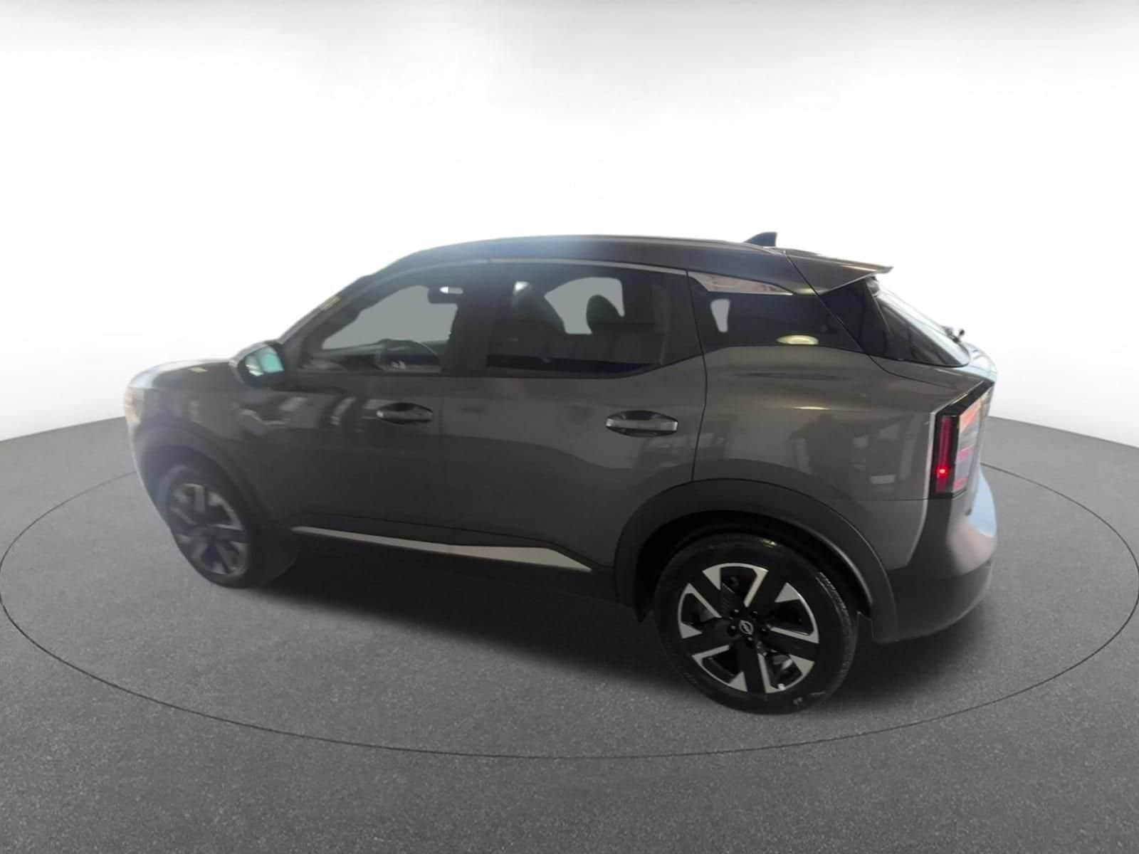 Thumbnail: 2026 Nissan Kicks - 9