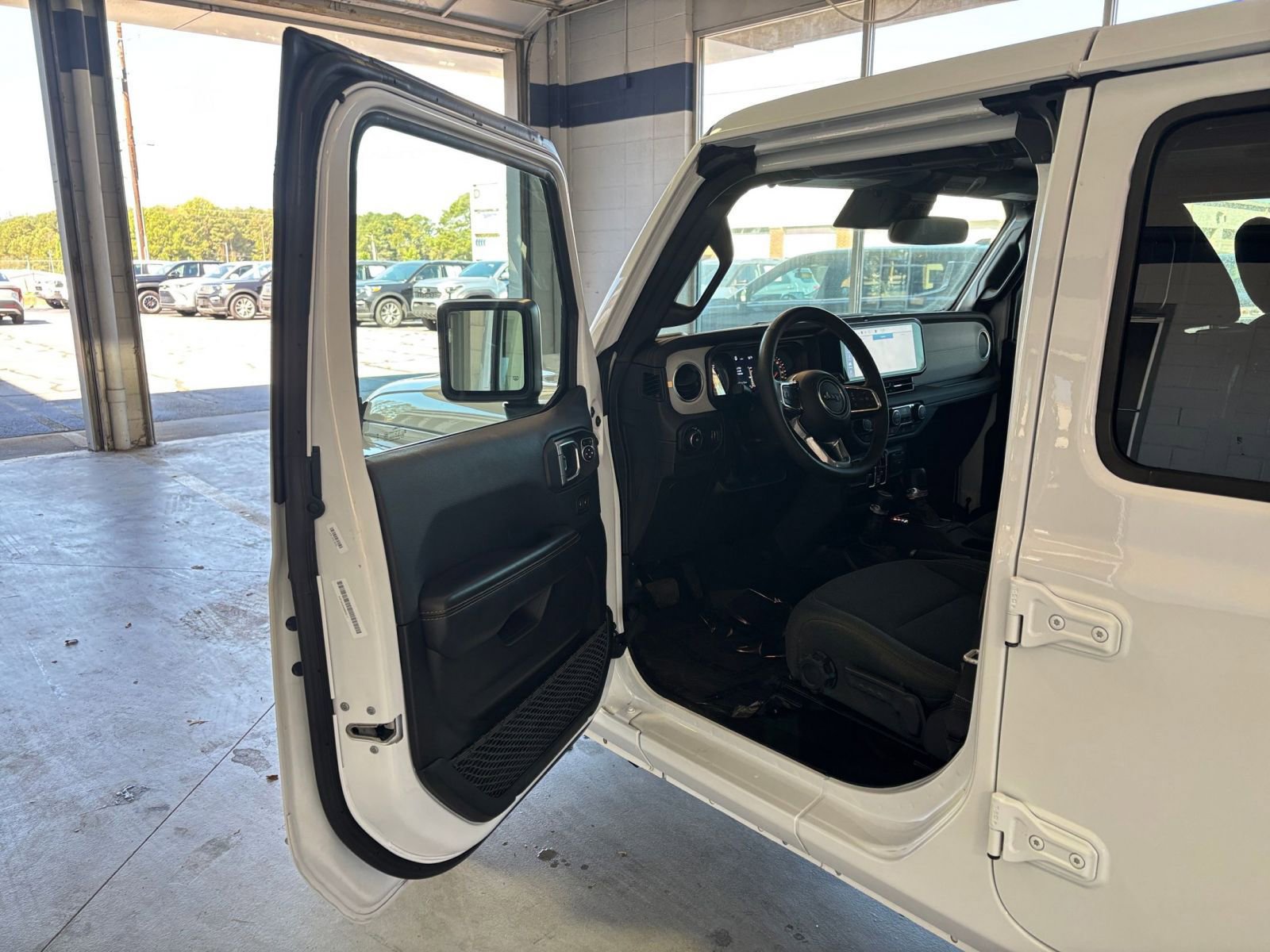 Thumbnail: 2025 Jeep Wrangler - 20