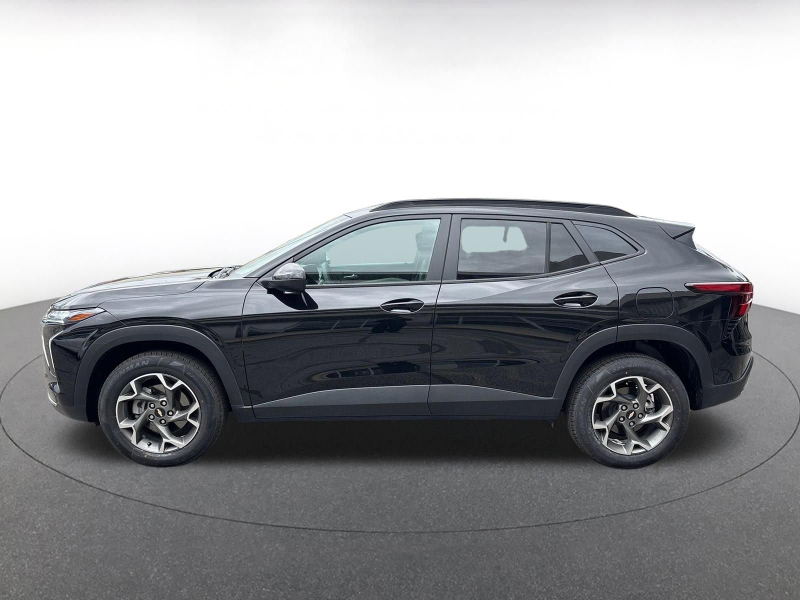 Thumbnail: 2025 Chevrolet Trax - 12