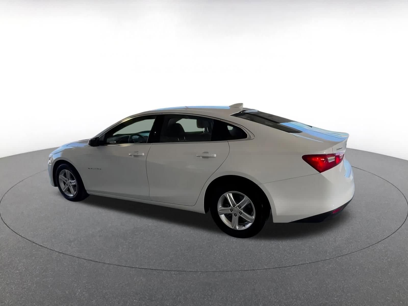 Thumbnail: 2024 Chevrolet Malibu - 10