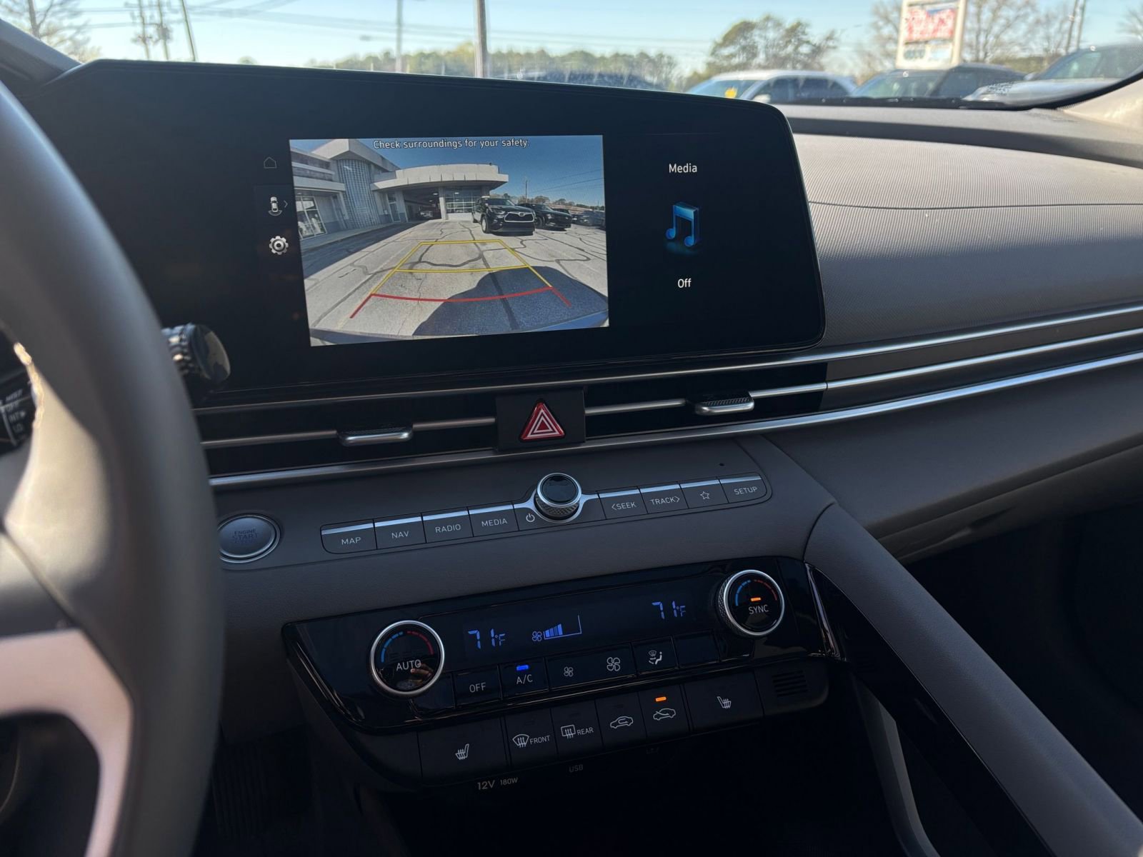 Thumbnail: 2025 Hyundai Elantra - 25