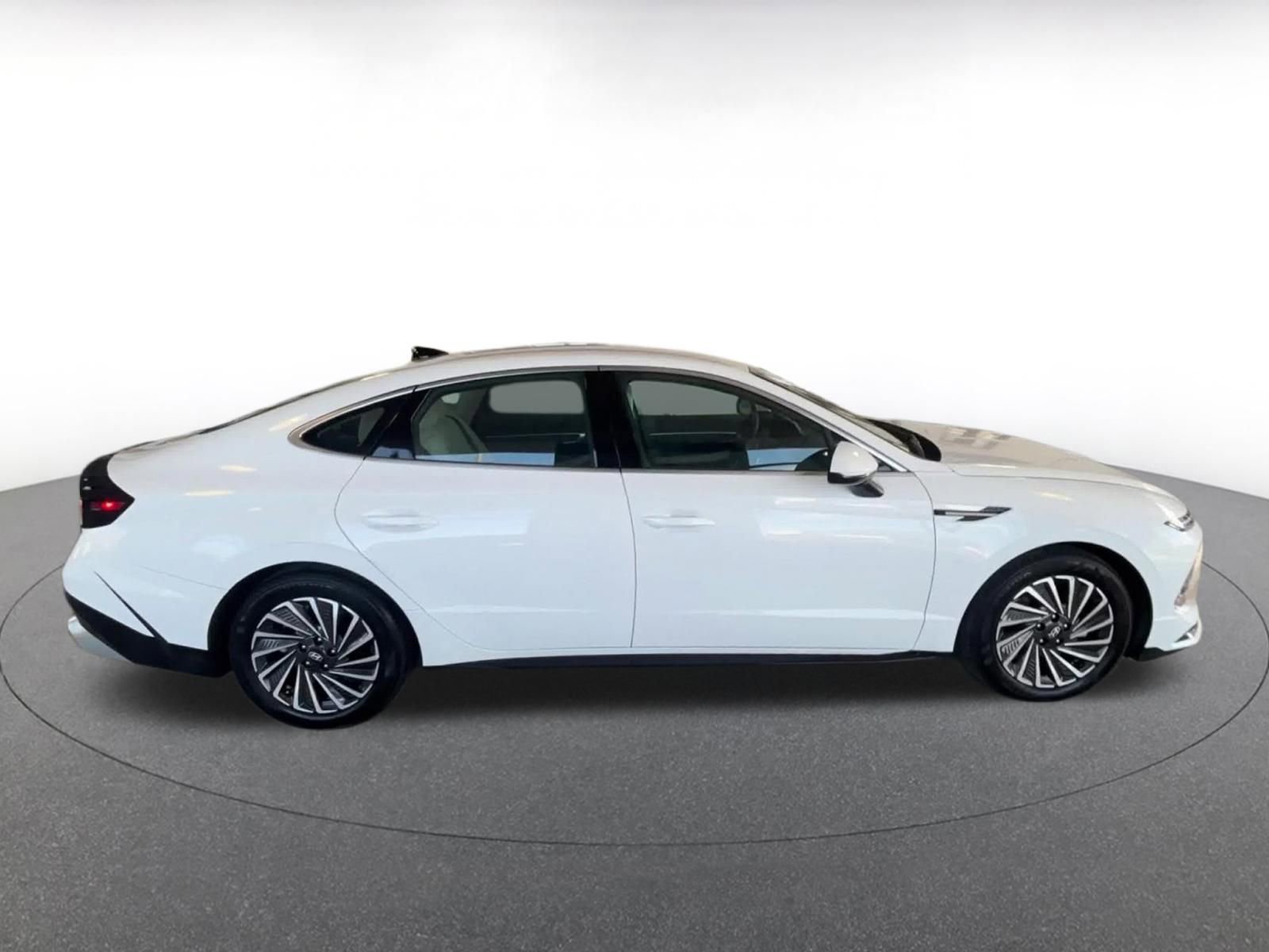 Thumbnail: 2025 Hyundai Sonata - 17