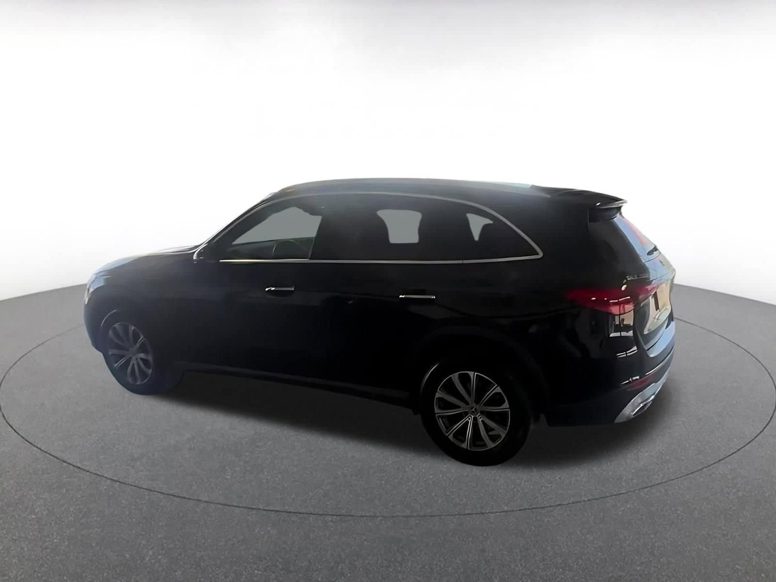 Thumbnail: 2024 Mercedes-Benz GLC - 10