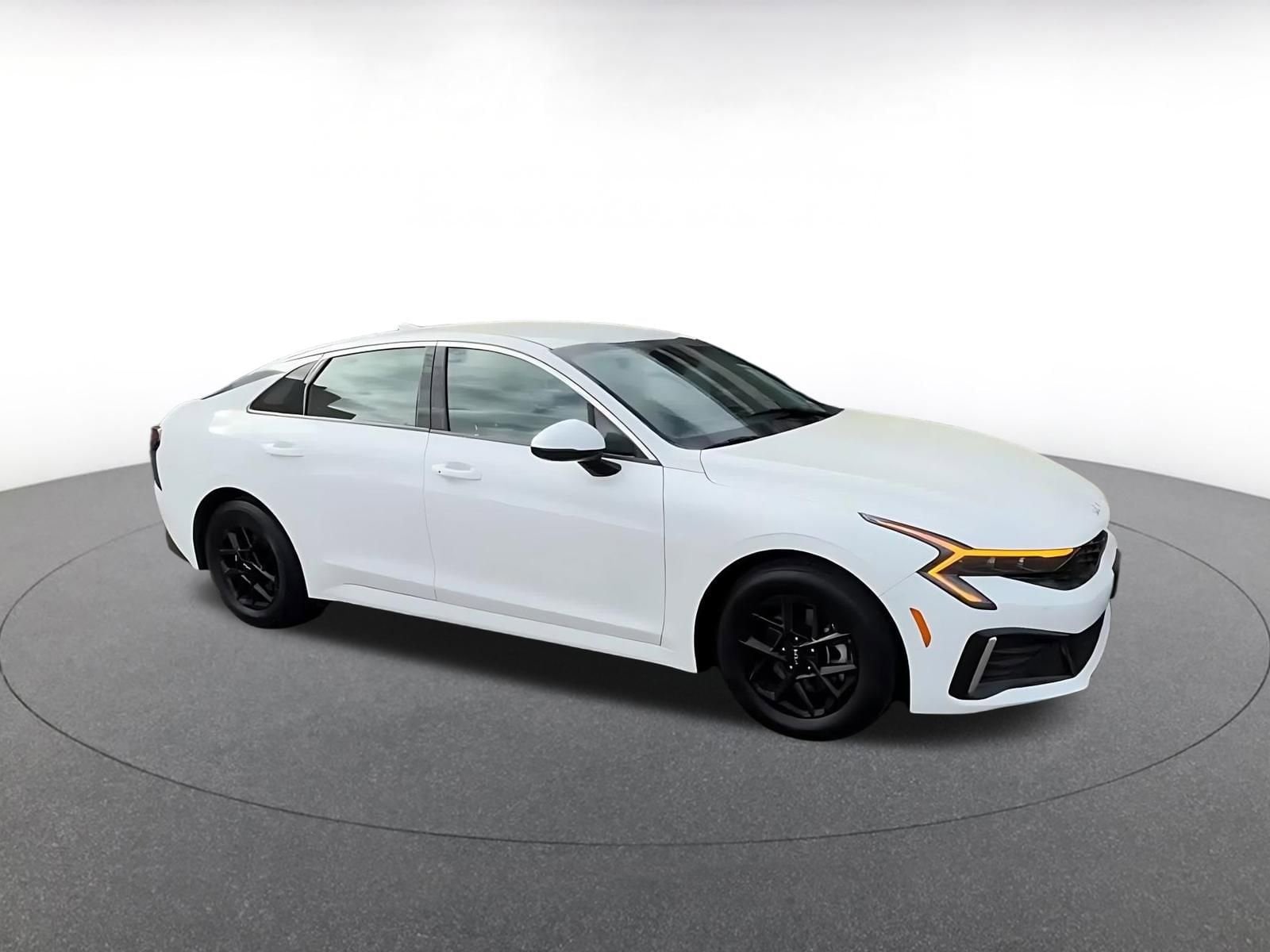 Thumbnail: 2025 Kia K5 - 2