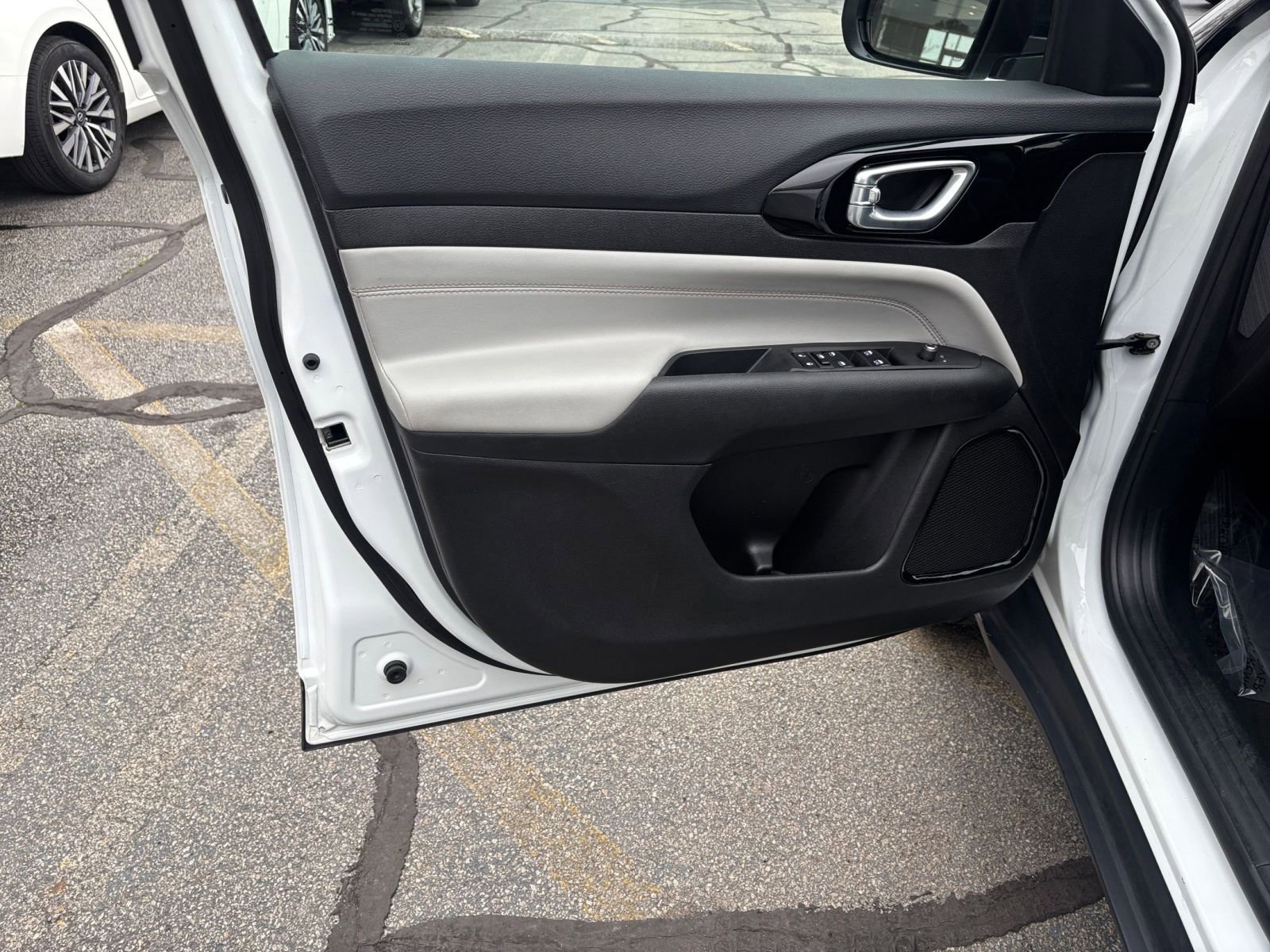 Thumbnail: 2025 Jeep Compass - 23