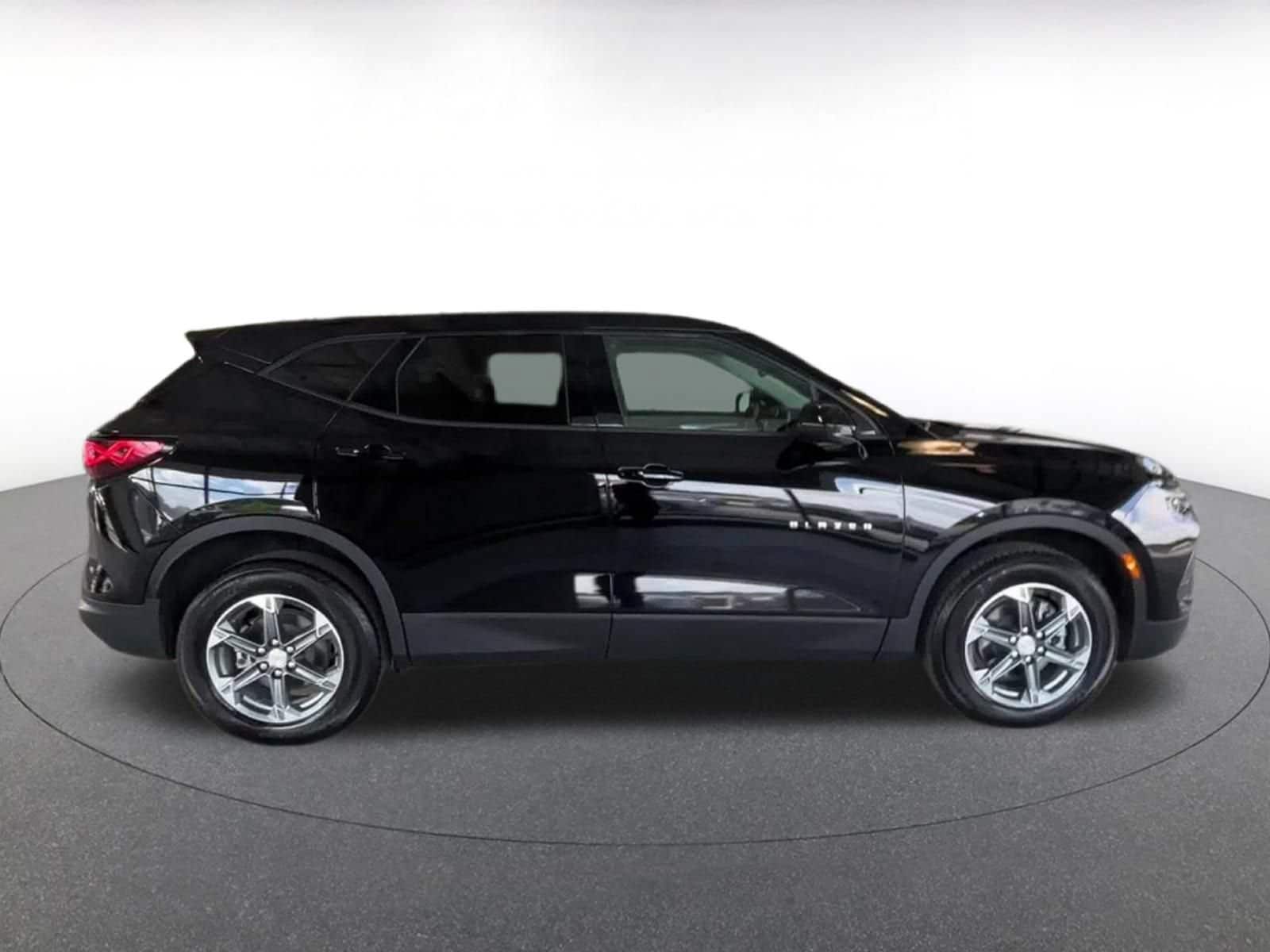 Thumbnail: 2025 Chevrolet Blazer - 16