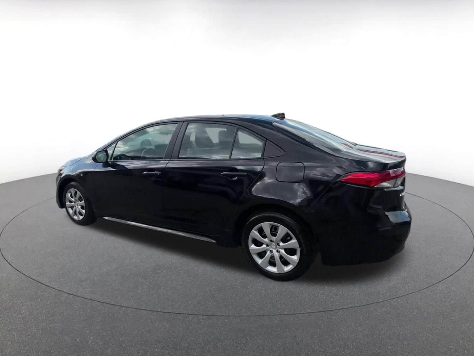 Thumbnail: 2025 Toyota Corolla - 10