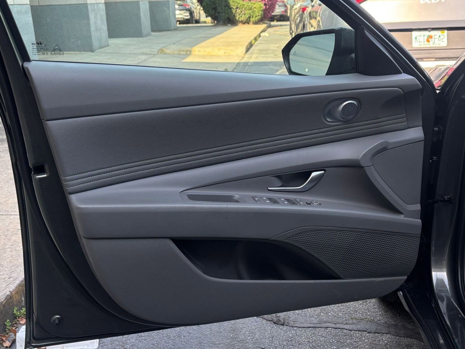 Thumbnail: 2025 Hyundai Elantra - 18