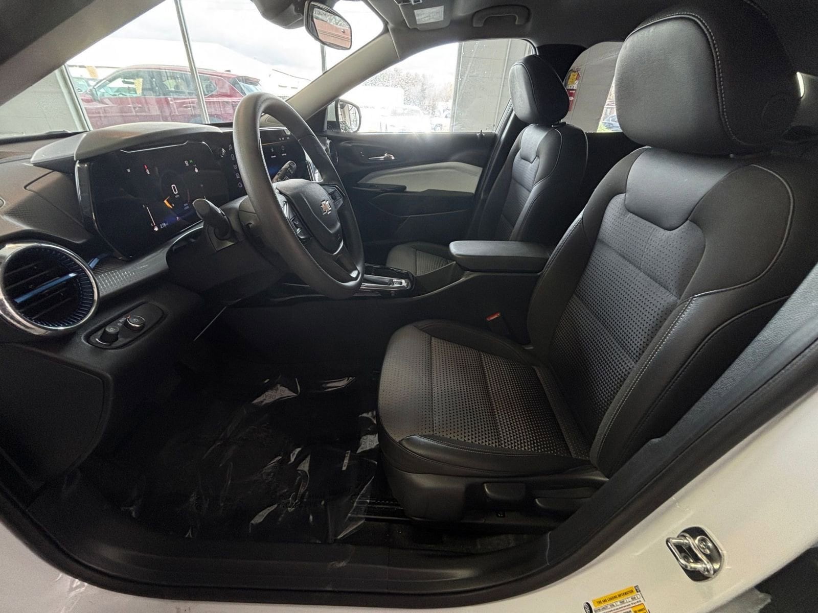 Thumbnail: 2025 Chevrolet Trax - 26