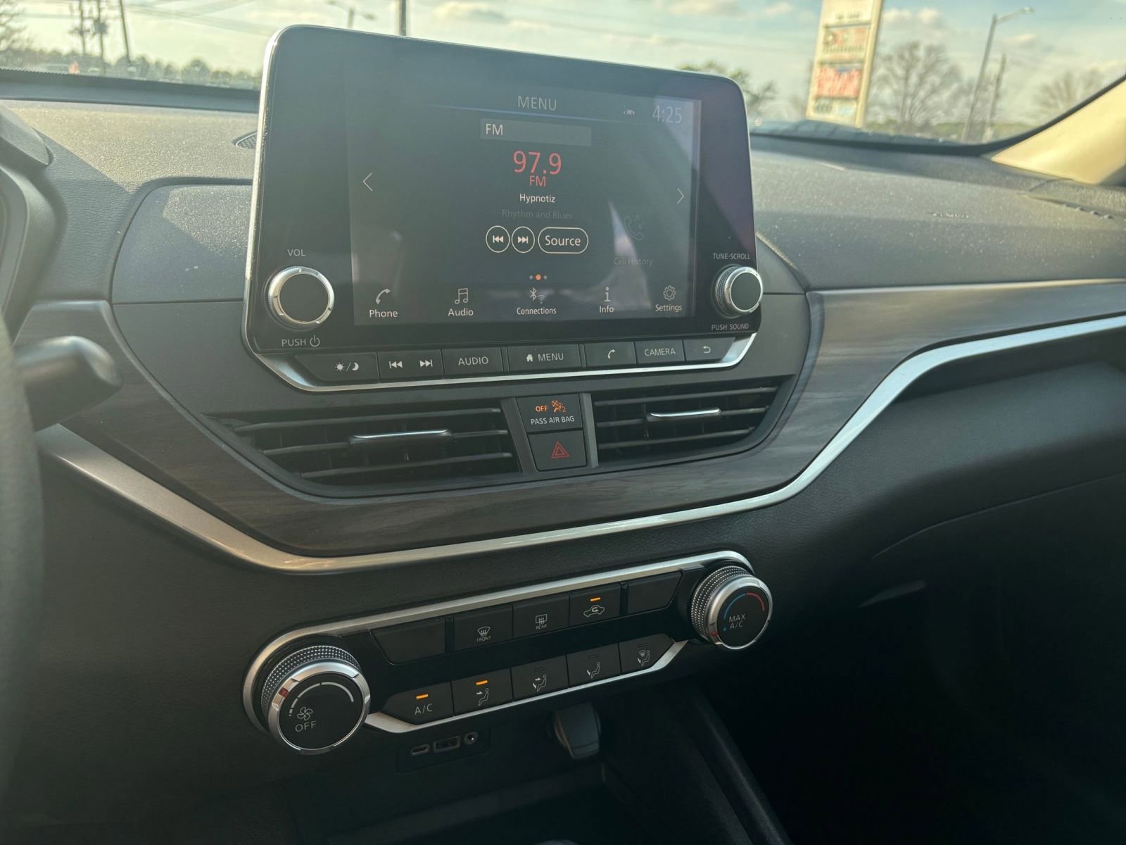 Thumbnail: 2025 Nissan Altima - 21