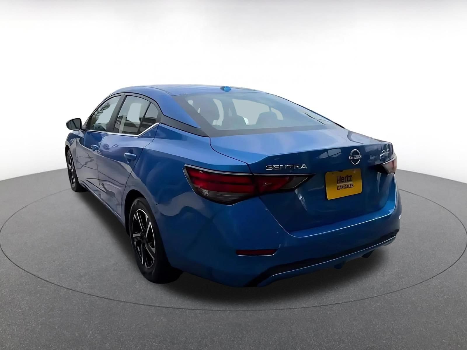 Thumbnail: 2025 Nissan Sentra - 10