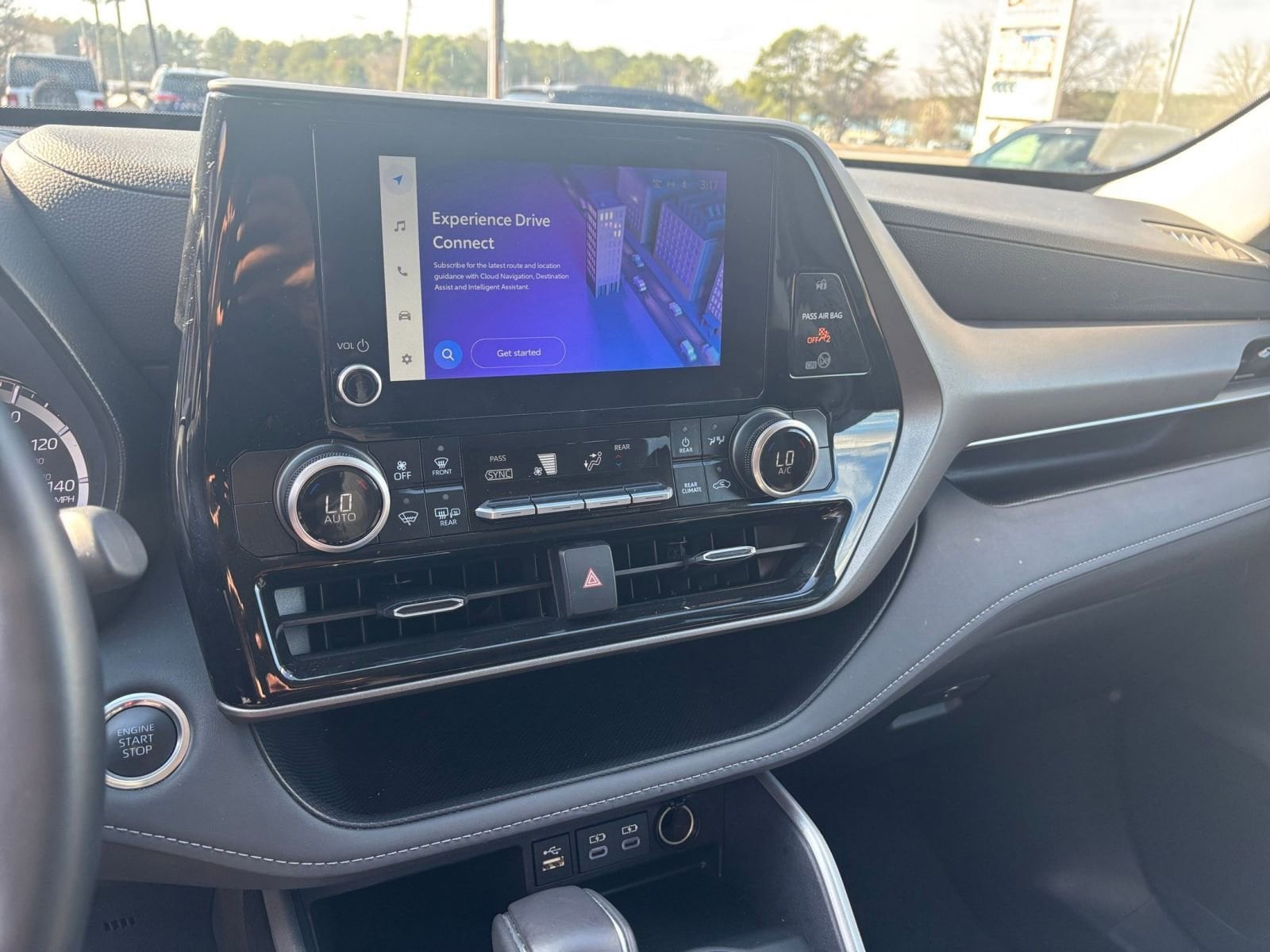 Thumbnail: 2025 Toyota Highlander - 20