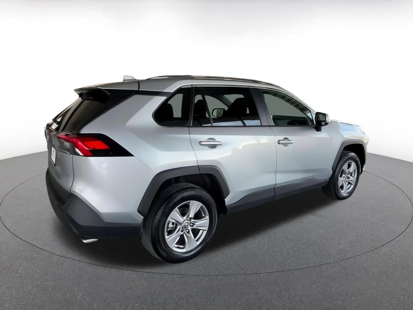 Thumbnail: 2025 Toyota RAV4 - 17