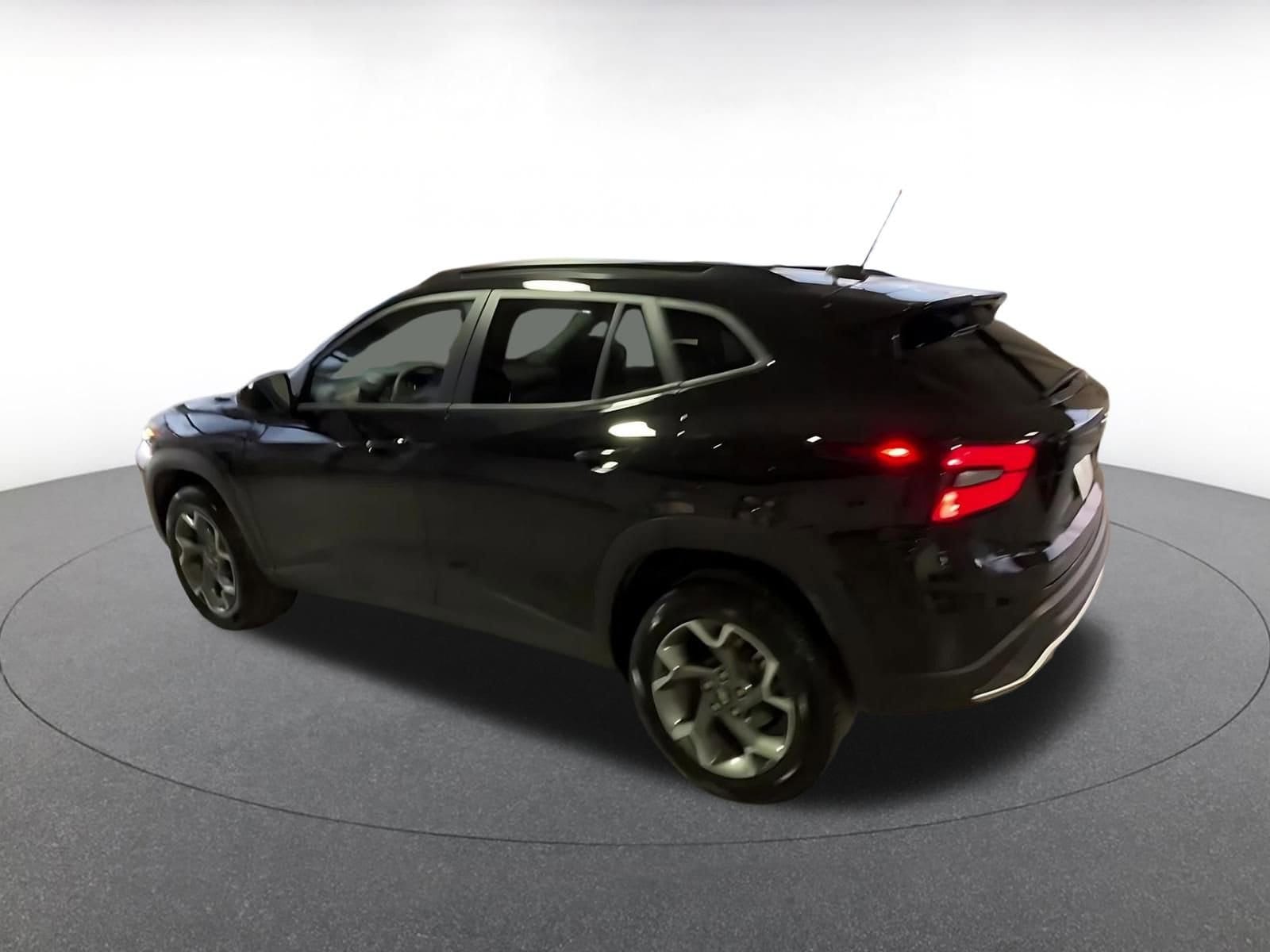 Thumbnail: 2025 Chevrolet Trax - 10